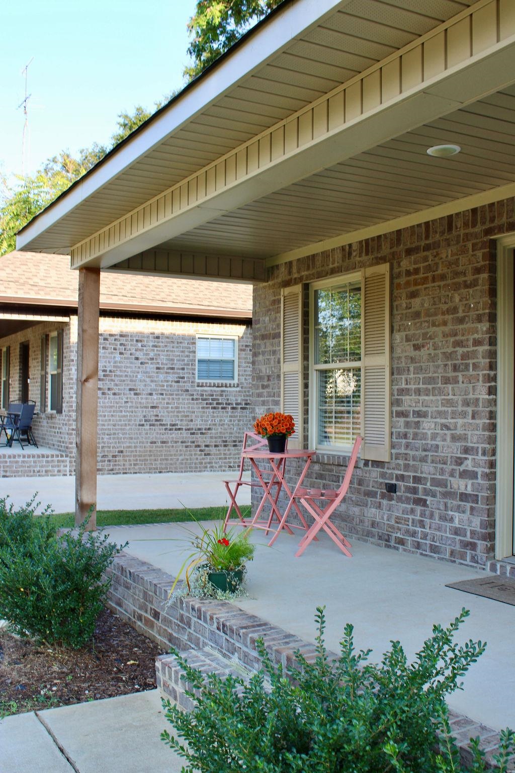 305 W 1st St, Tuscumbia, AL 35674 — photo 2