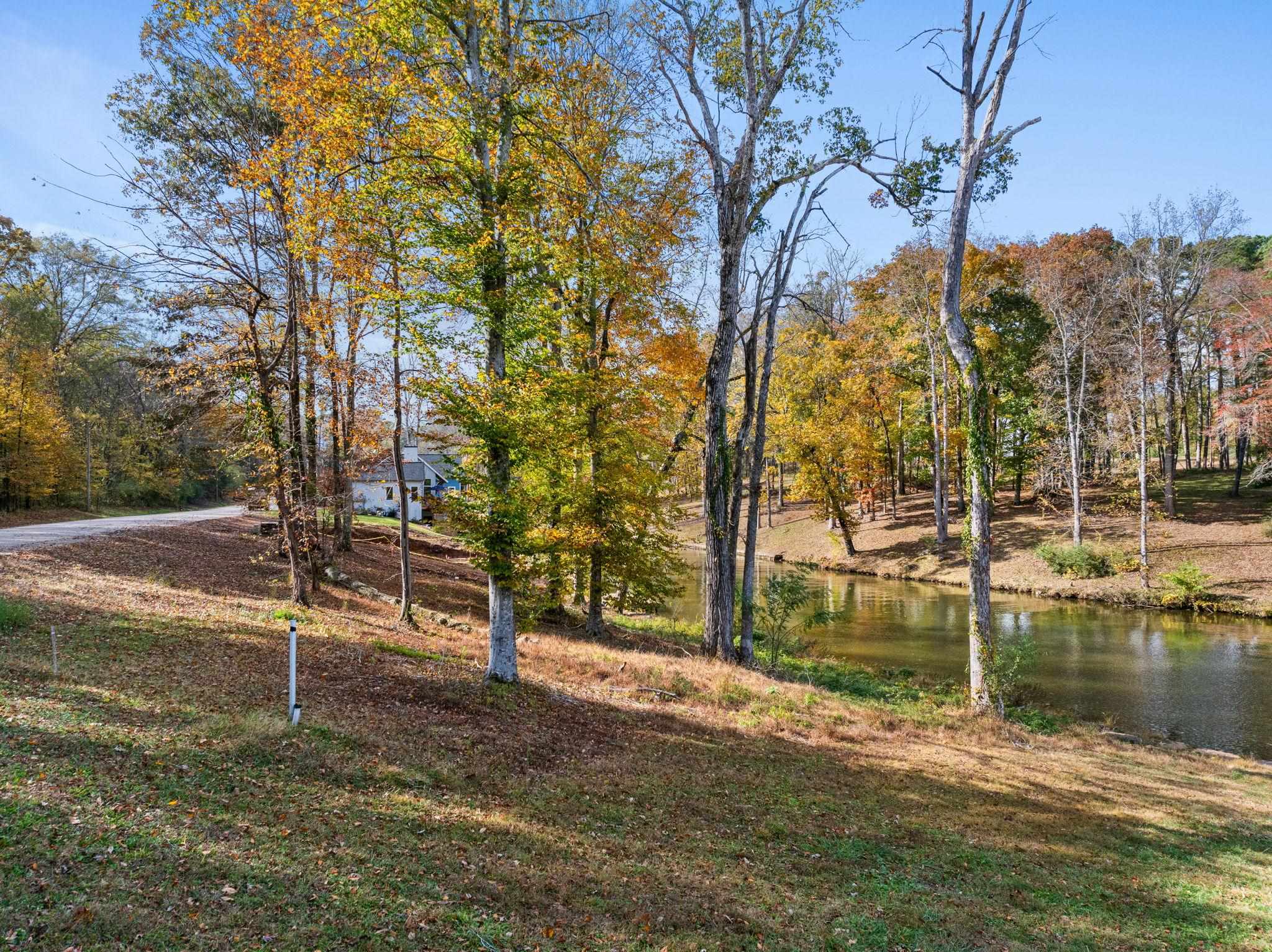 1584 N Shore Dr, Florence, AL 35634 — photo 1