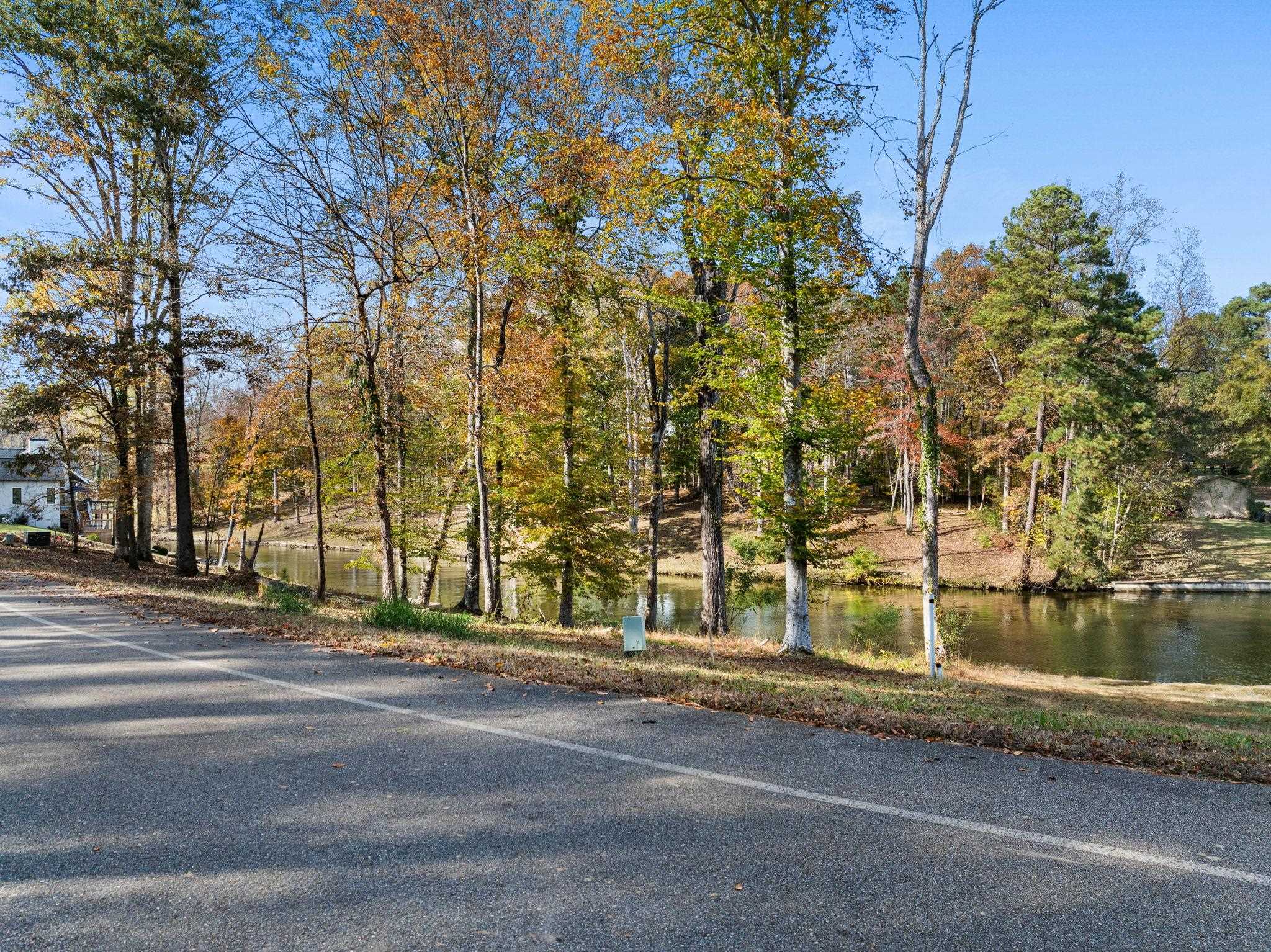 1584 N Shore Dr, Florence, AL 35634 — photo 9