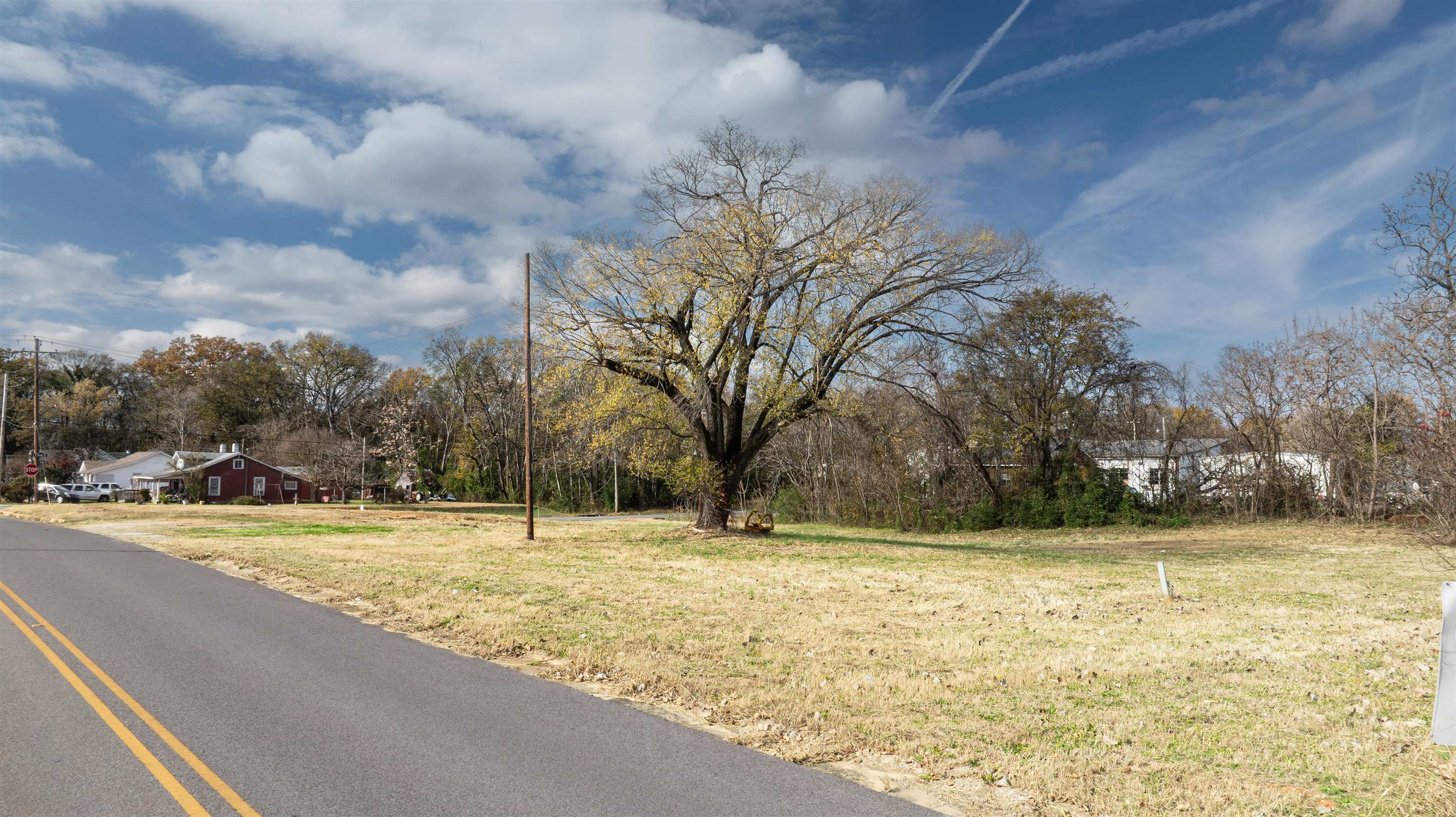 108 Hook St, Tuscumbia, AL 35674 — photo 1