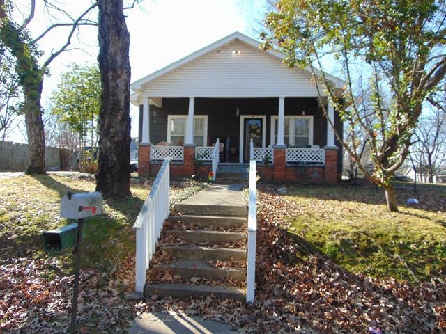 38 S Weakley St, Florence, AL 35630 — photo 1