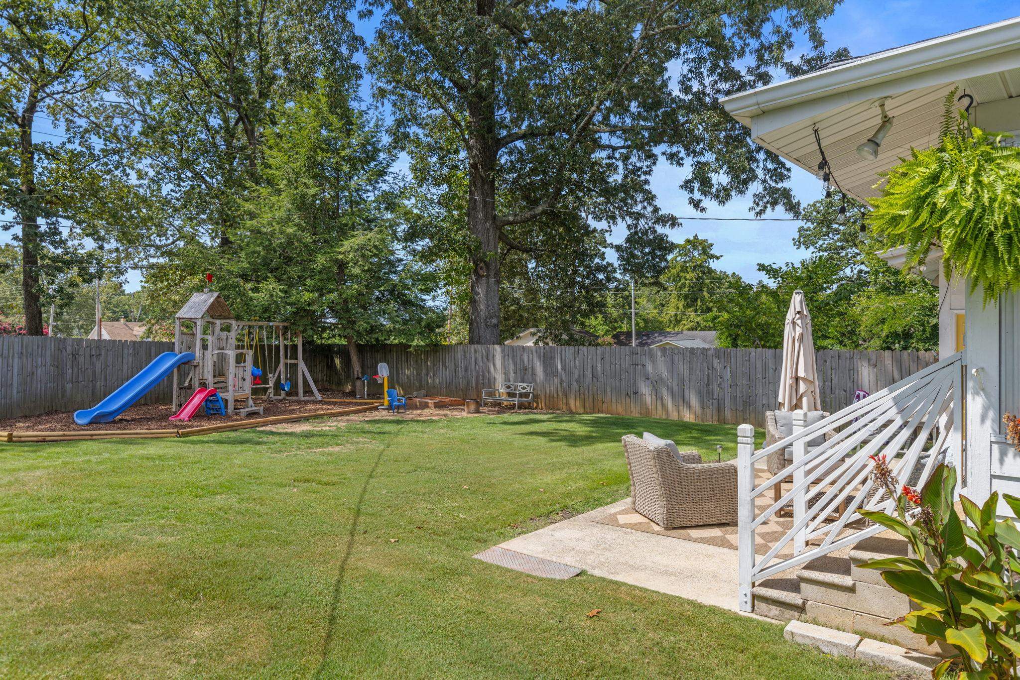 1644 Edgemont Dr, Florence, AL 35630 — photo 2