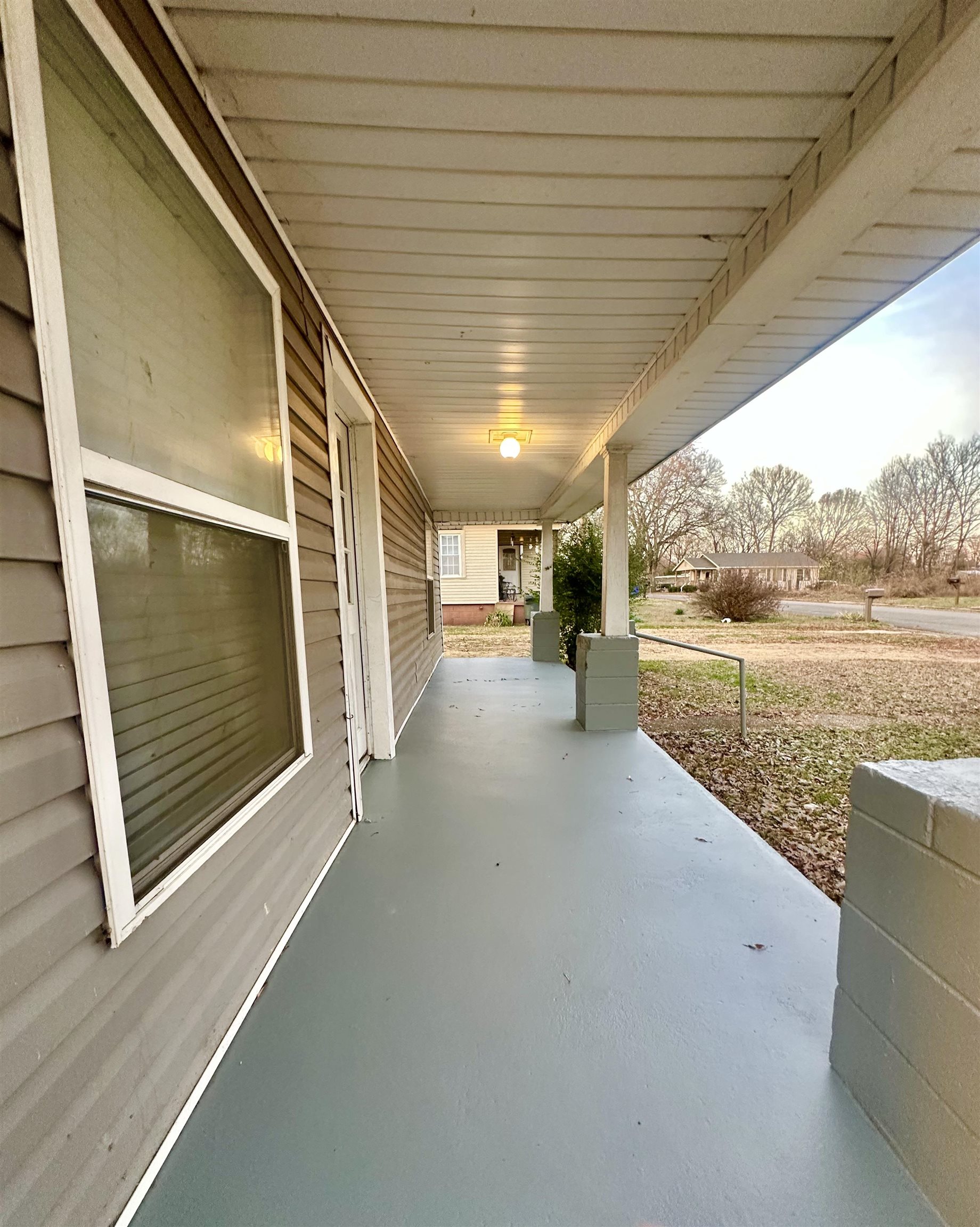 209 N Weakley St, Florence, AL 35630 — photo 2