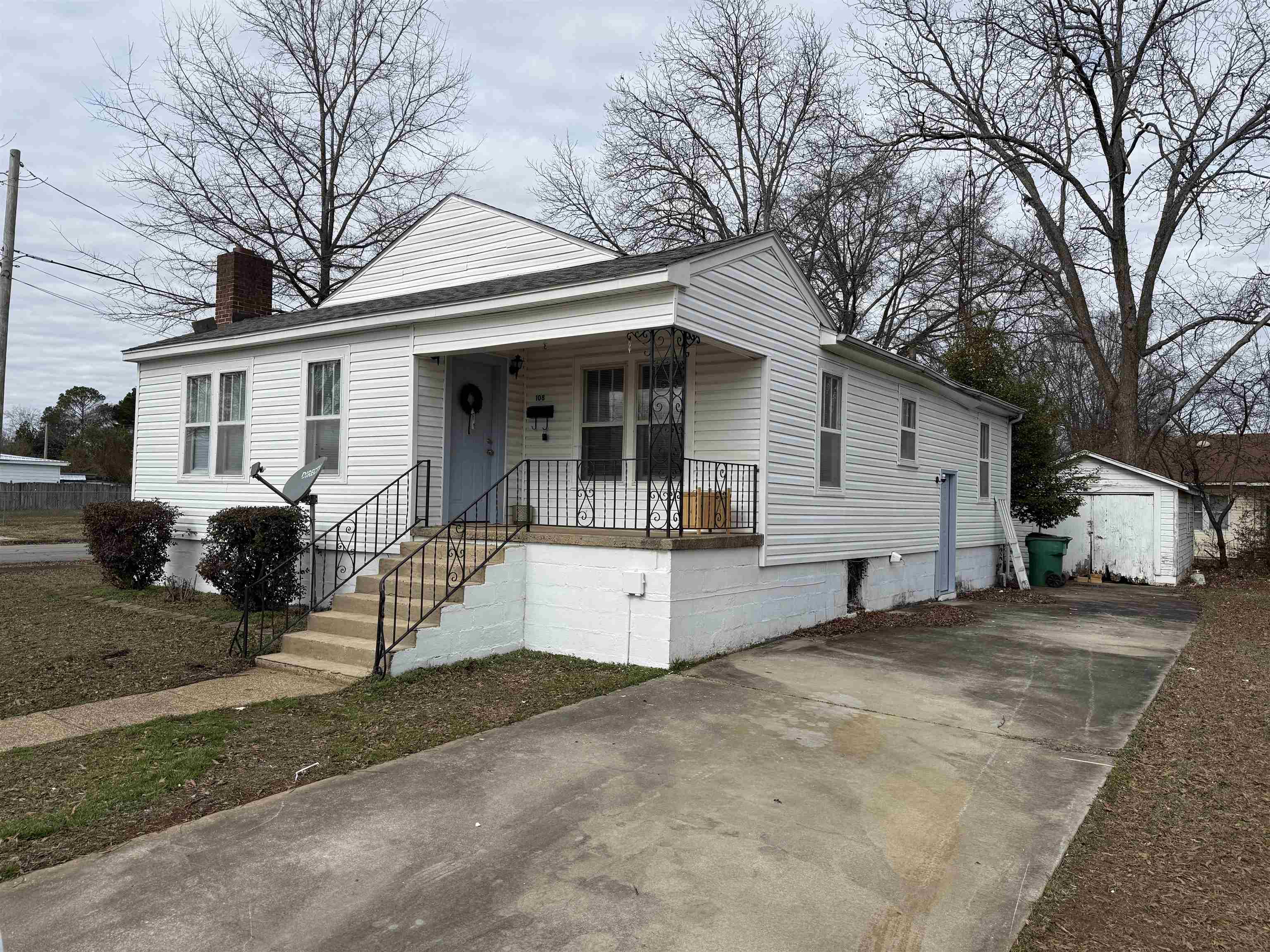 108 W Jackson St, Tuscumbia, AL 35674 — photo 11