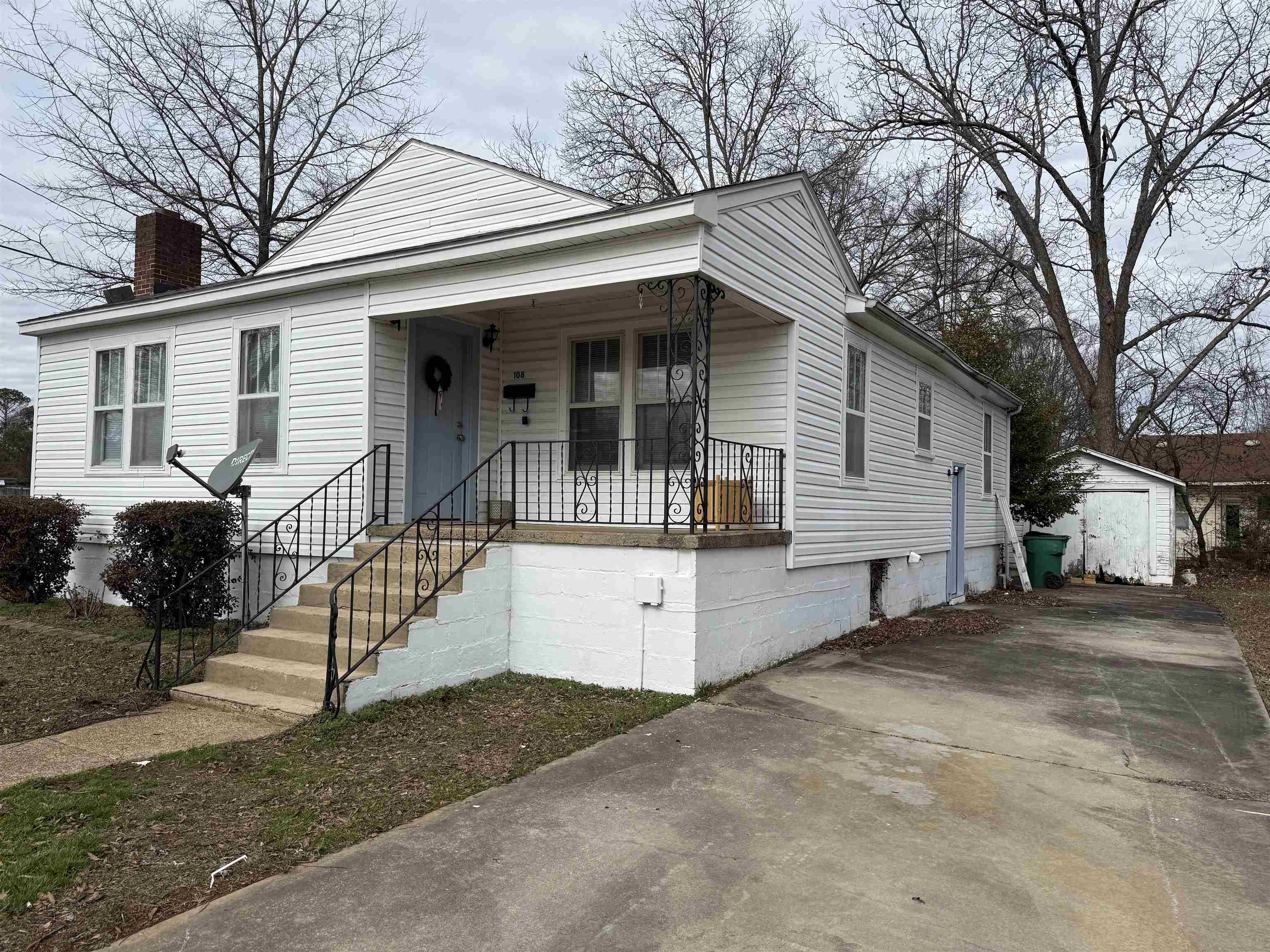108 W Jackson St, Tuscumbia, AL 35674 — photo 8