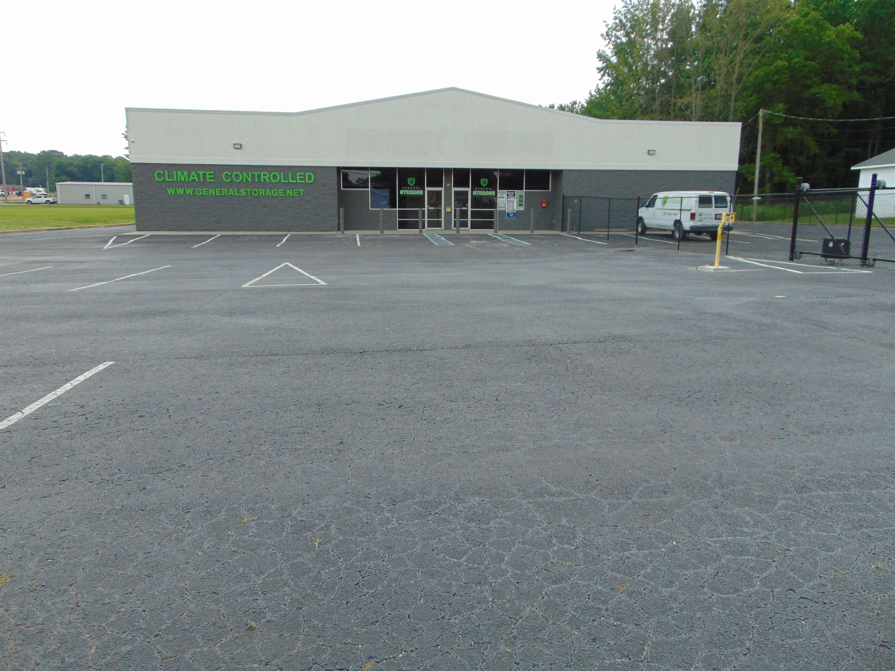 4102 Cloverdale Rd, Florence, AL 35633 — photo 1