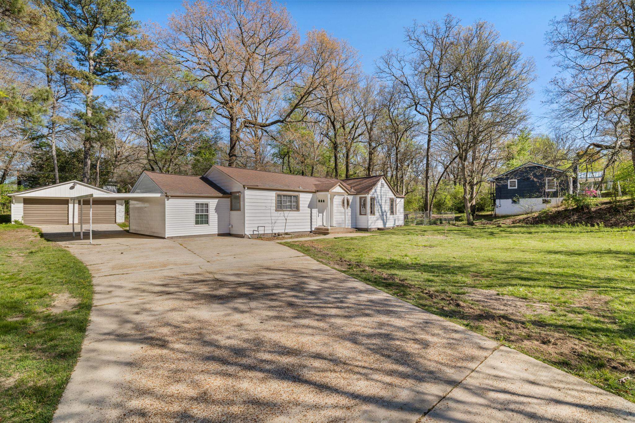1828 Maple Ave, Florence, AL 35630 — photo 2