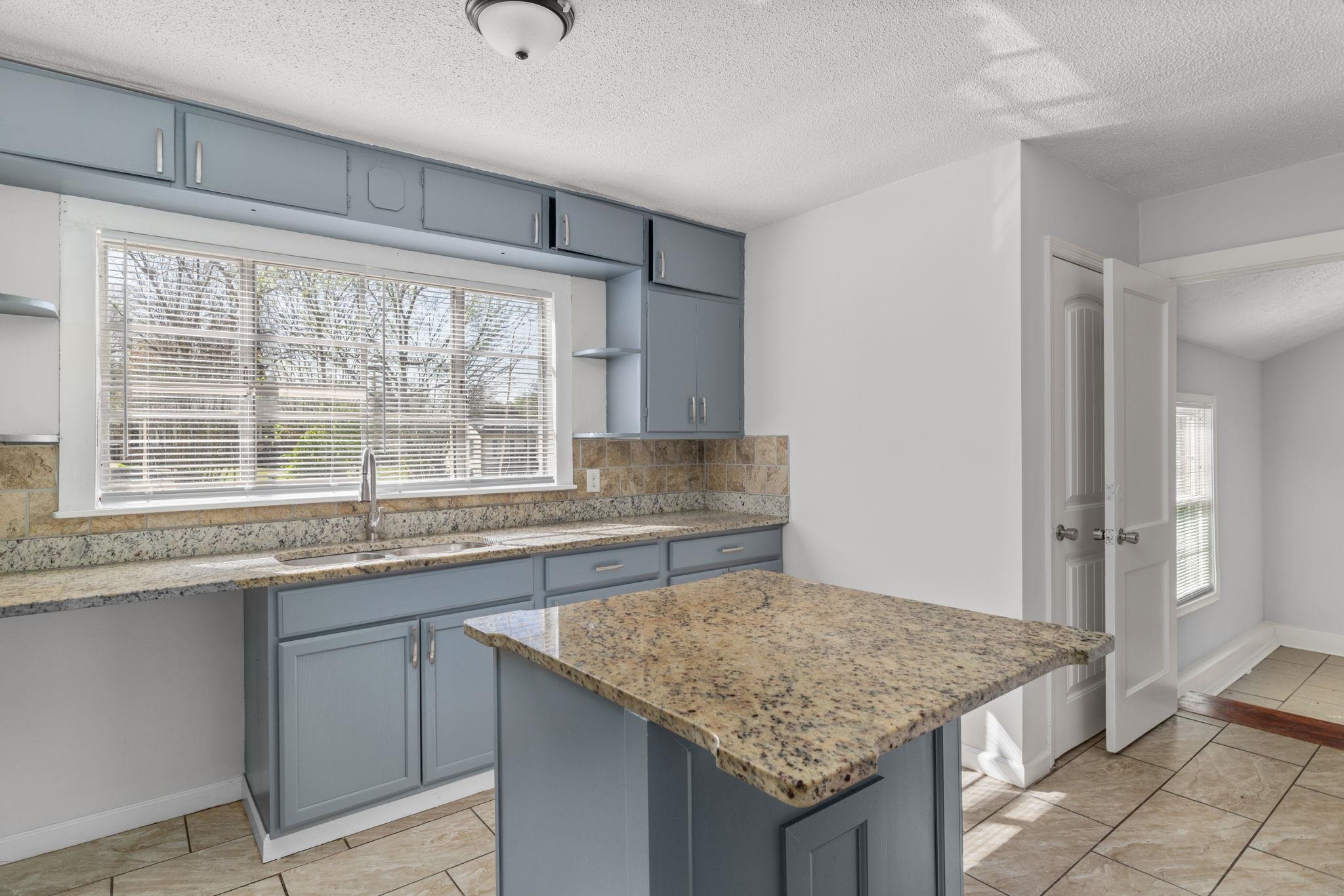 1828 Maple Ave, Florence, AL 35630 — photo 11