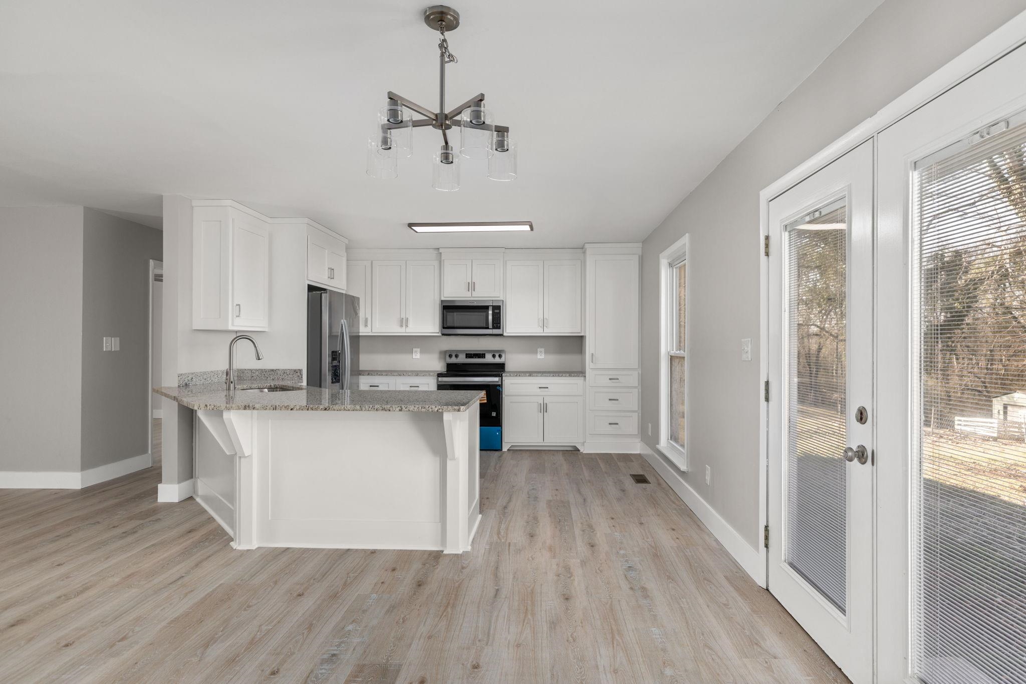 318 Shaler Dr, Killen, AL 35645 — photo 5