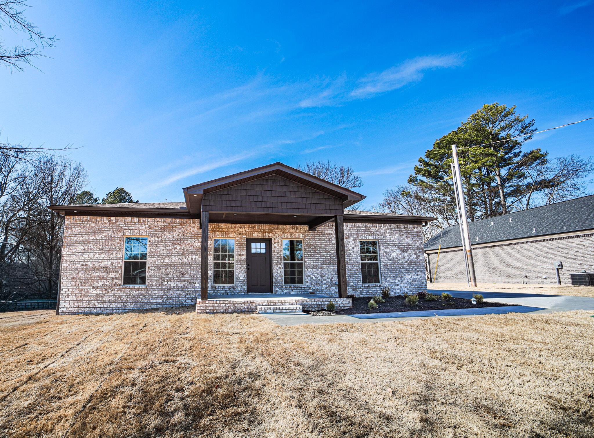 227 Markate Ave, Muscle Shoals, AL 35661 — photo 1