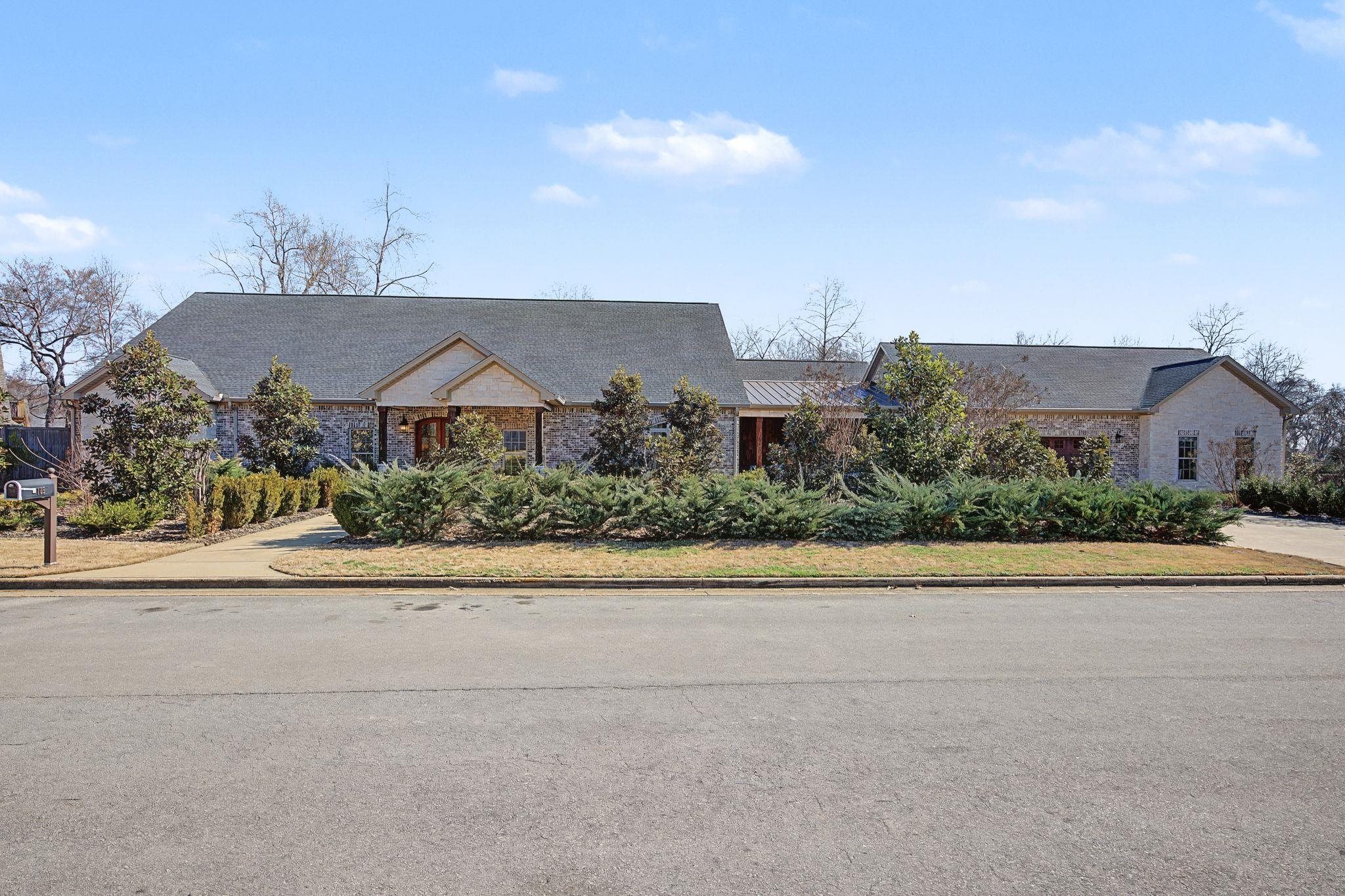 105 Longleaf Way, Florence, AL 35634 — photo 1