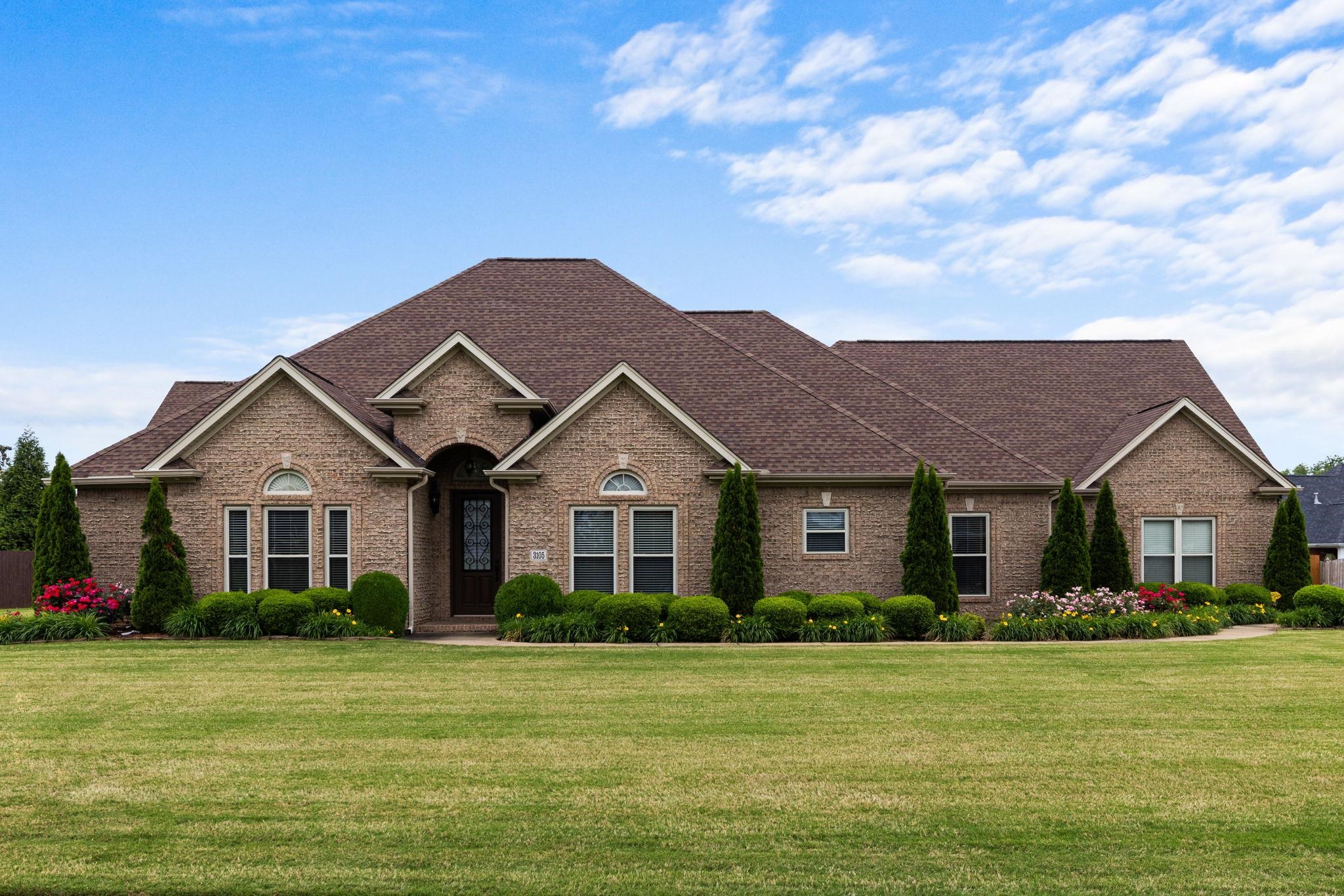 3105 W McGuire Dr, Muscle Shoals, AL 35661 — photo 1