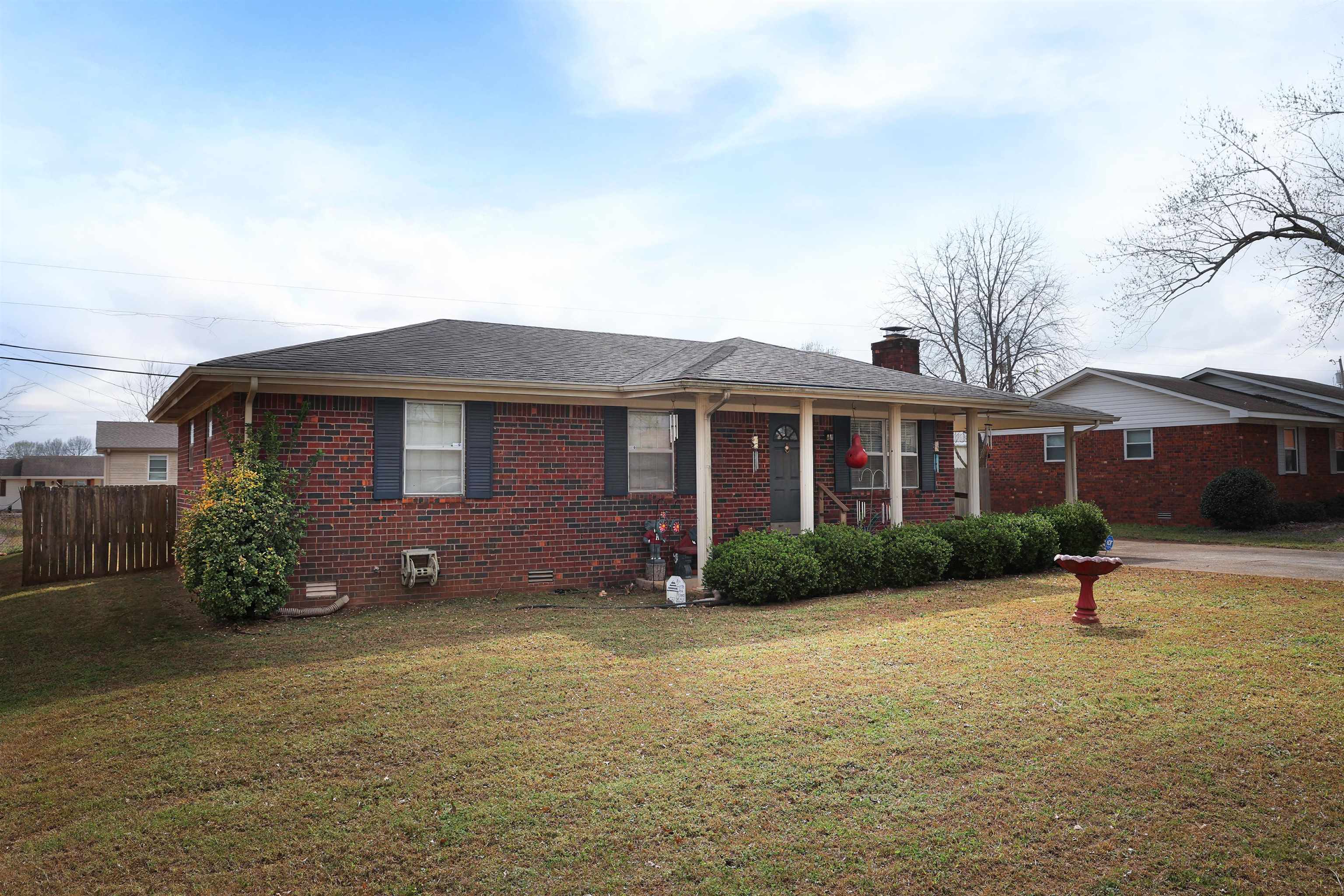 207 Colorado Ave, Muscle Shoals, AL 35661 — photo 2