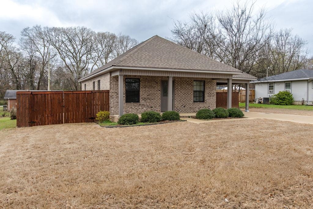 803A Virginia Ave, Tuscumbia, AL 35674 — photo 4