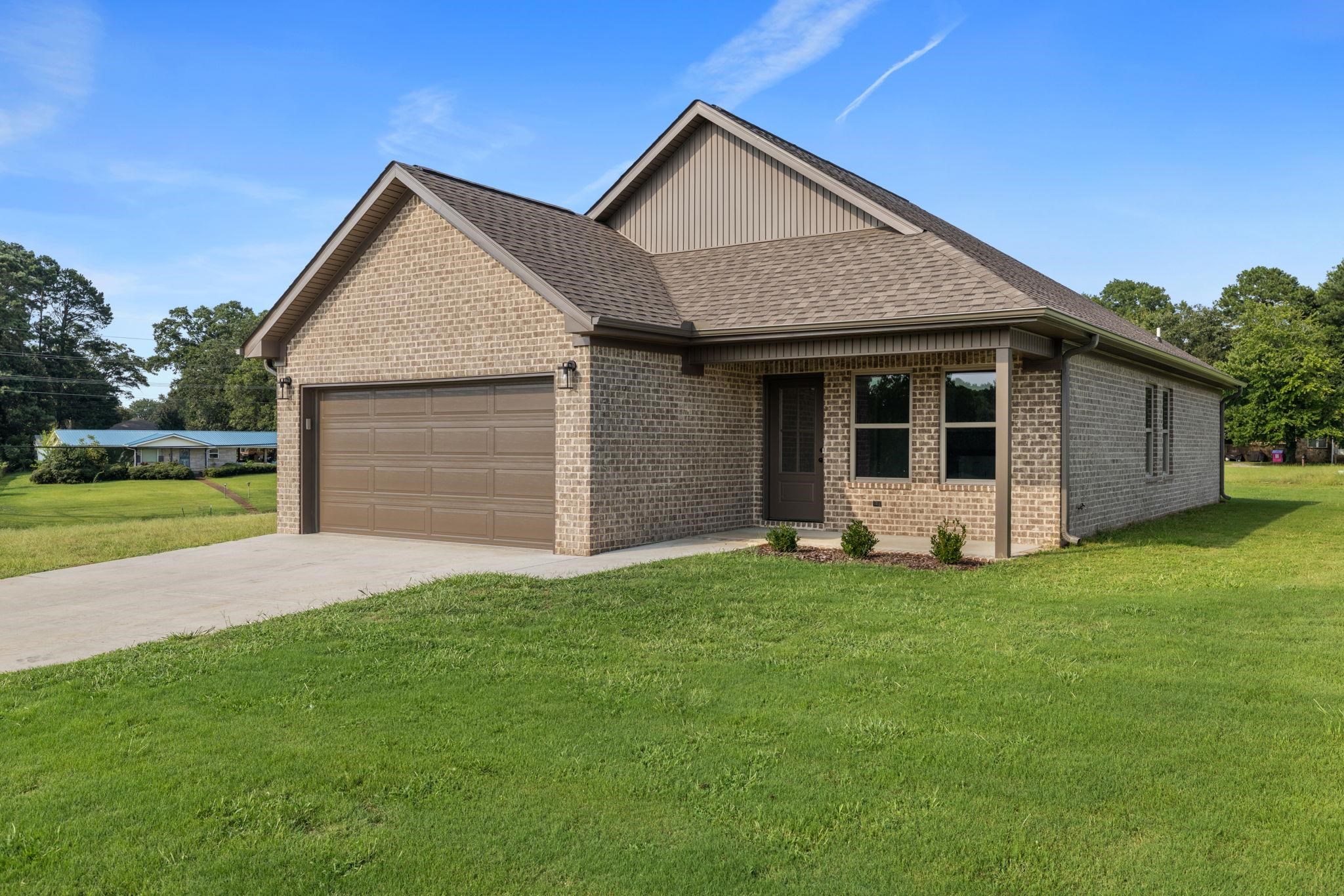 25 S Fulton St, Florence, AL 35630 — photo 2