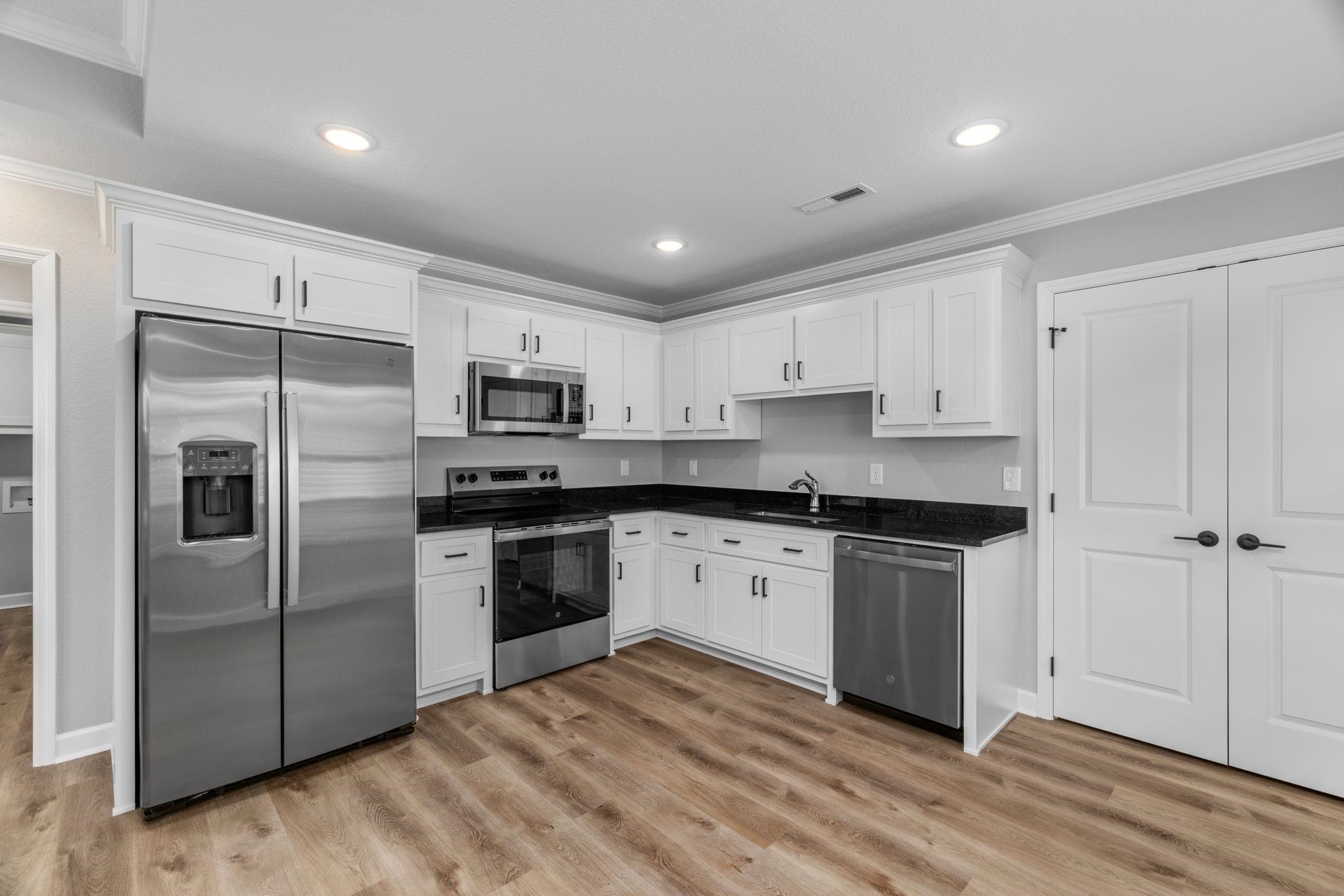 25 S Fulton St, Florence, AL 35630 — photo 7