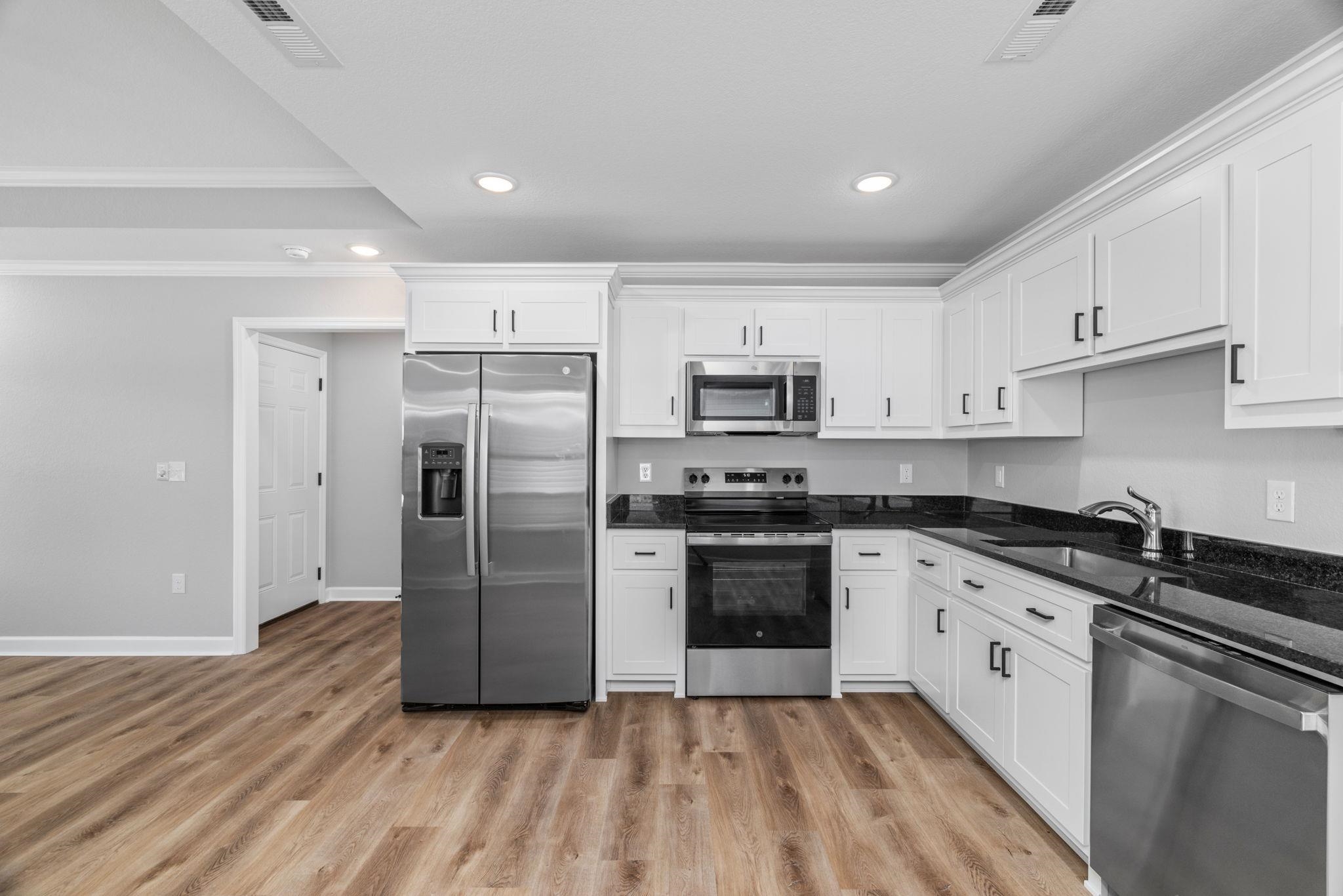 25 S Fulton St, Florence, AL 35630 — photo 8