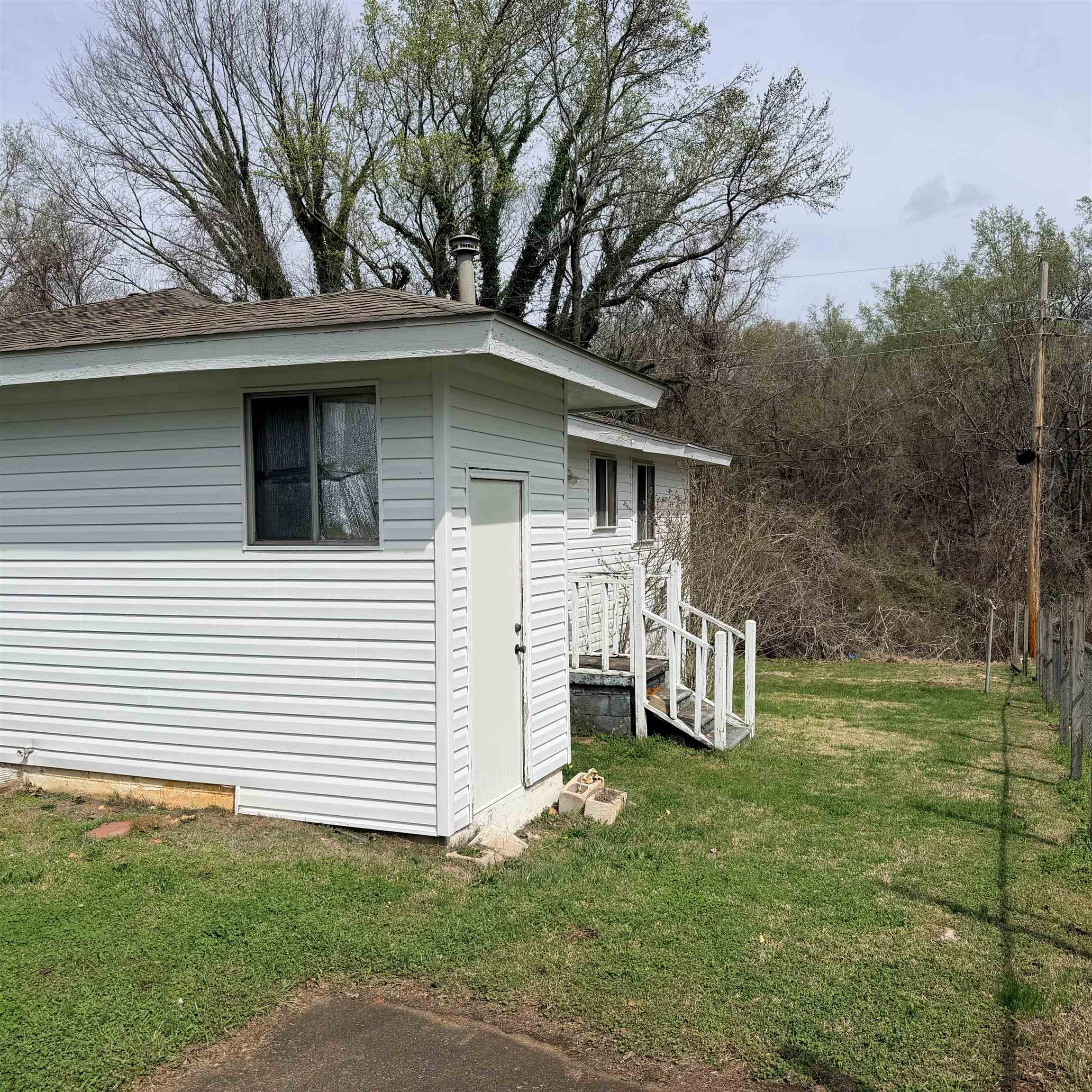 1010 W Irvine Ave, Florence, AL 35630 — photo 3