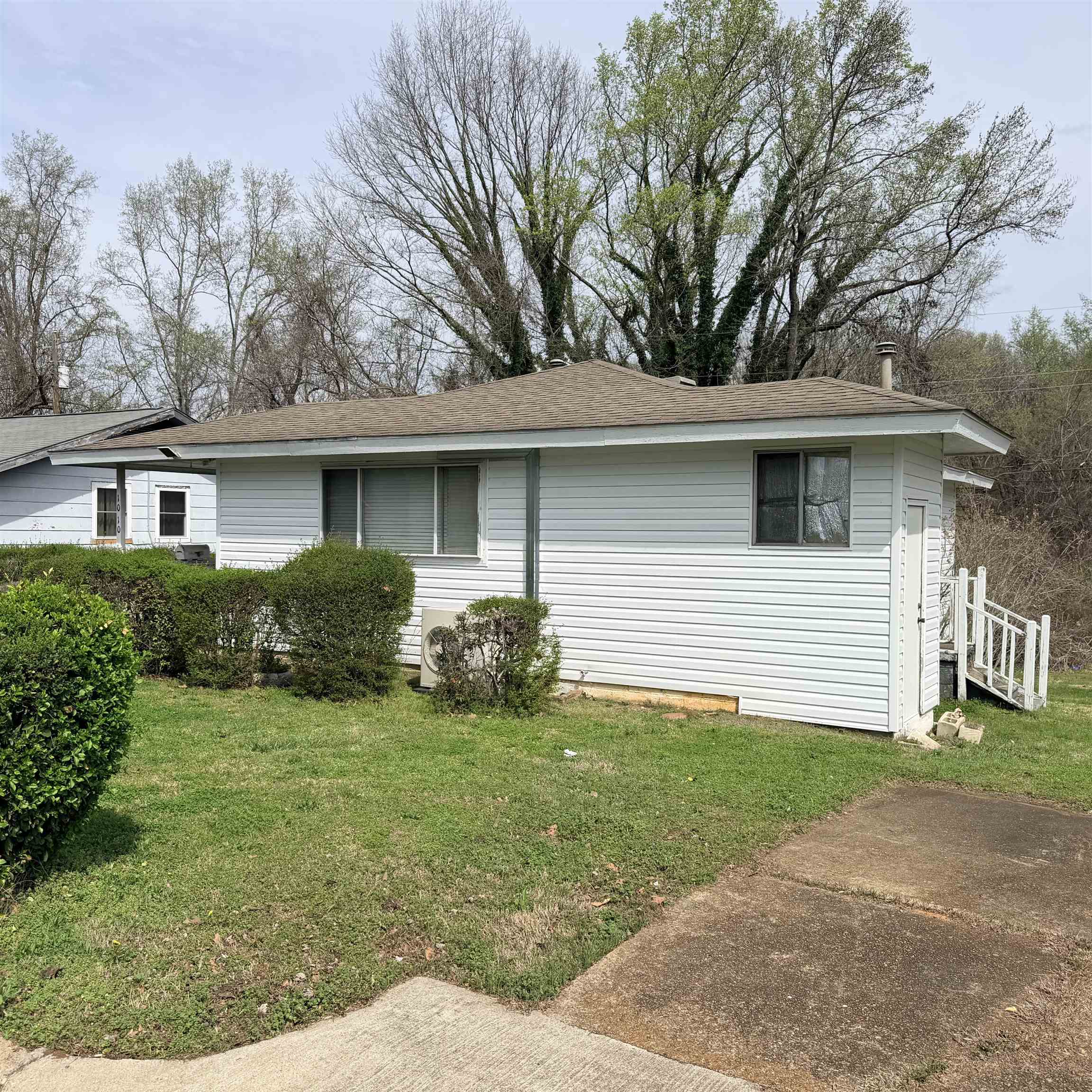 1010 W Irvine Ave, Florence, AL 35630 — photo 4