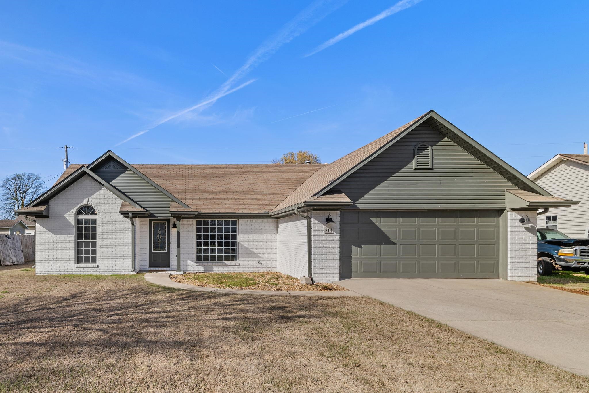 314 Lincoln Ave, Muscle Shoals, AL 35661 — photo 1