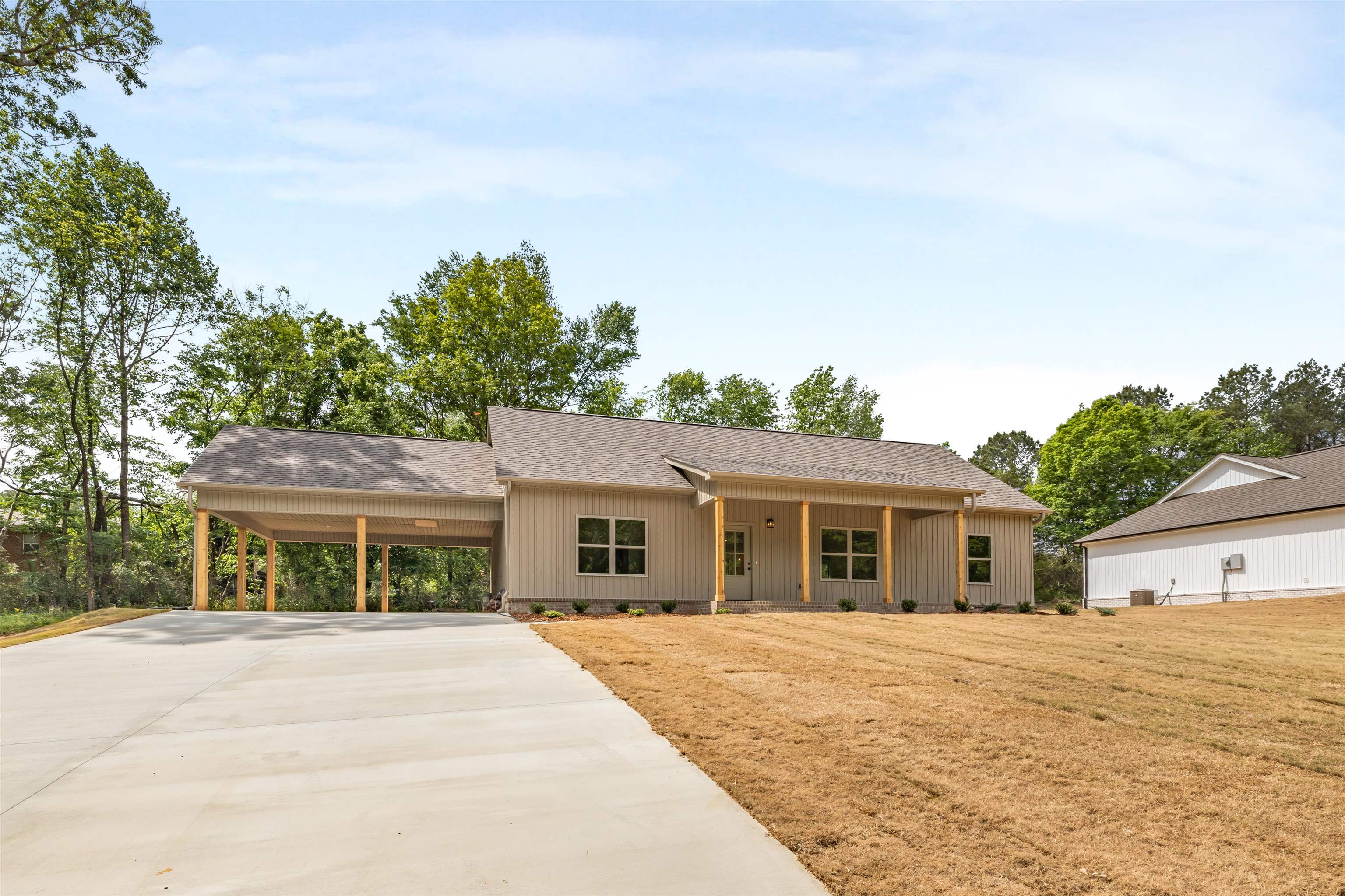 352 Elgin Hills Dr, Rogersville, AL 35652 — photo 2