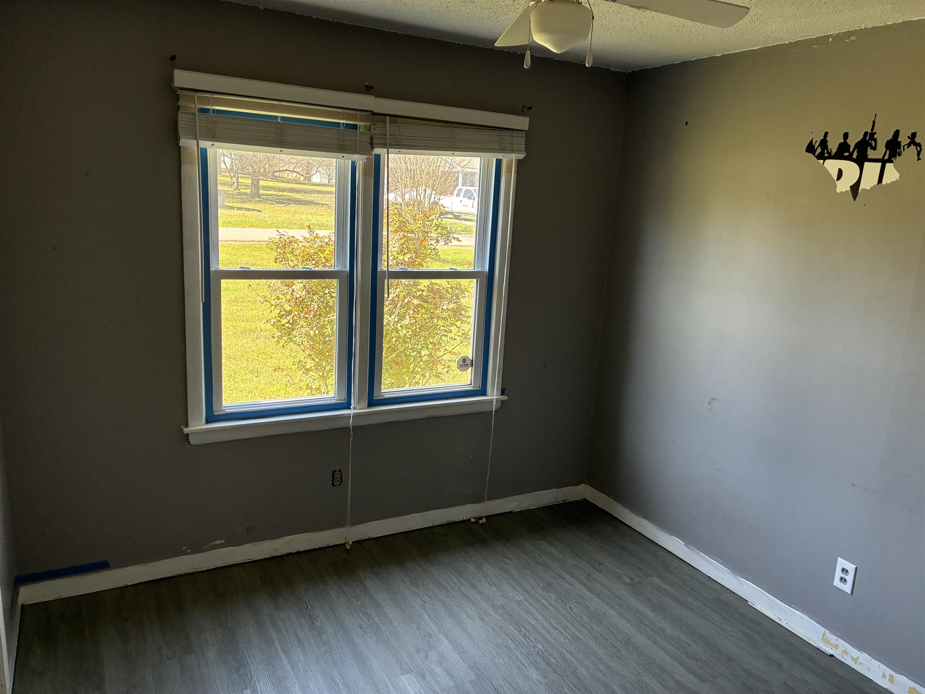 25 Russell Valley Rd