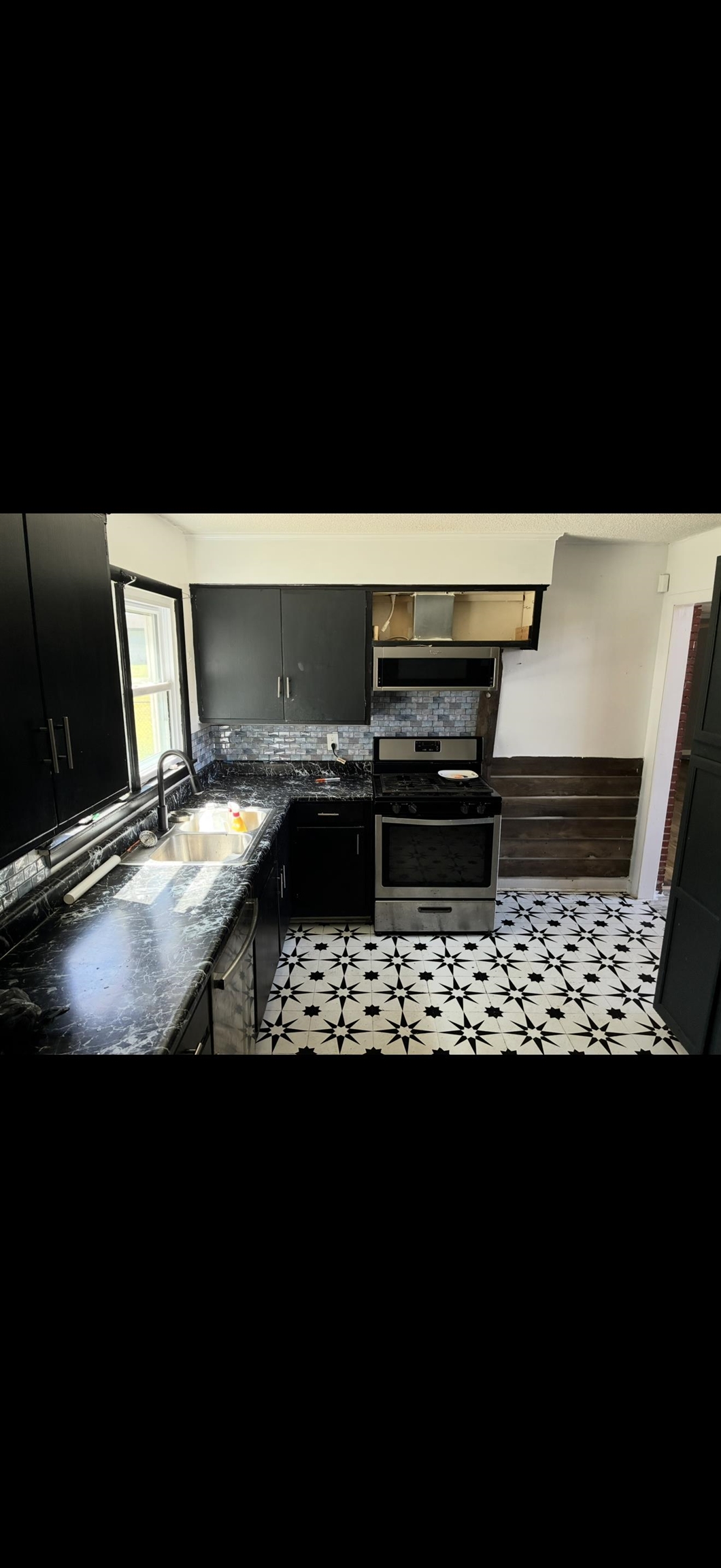 25 Russell Valley Rd