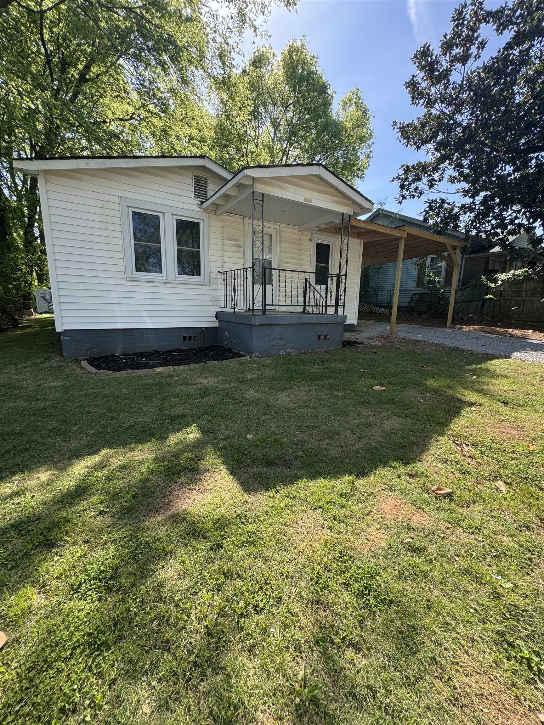 410 N Broadway St, Florence, AL 35630 — photo 1