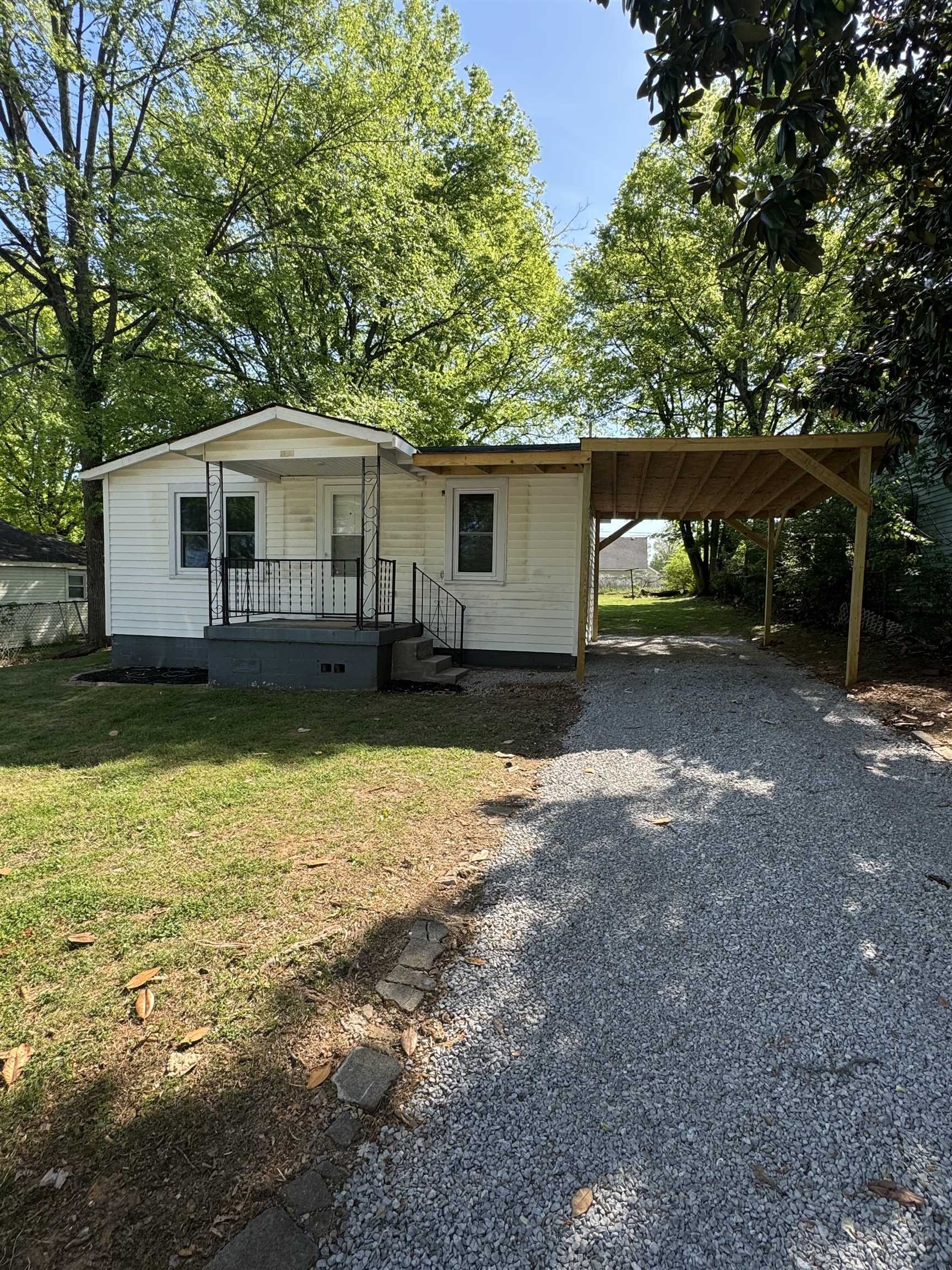 410 N Broadway St, Florence, AL 35630 — photo 2