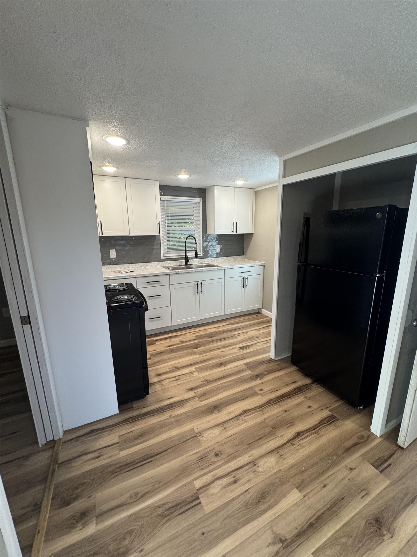 410 N Broadway St, Florence, AL 35630 — photo 5