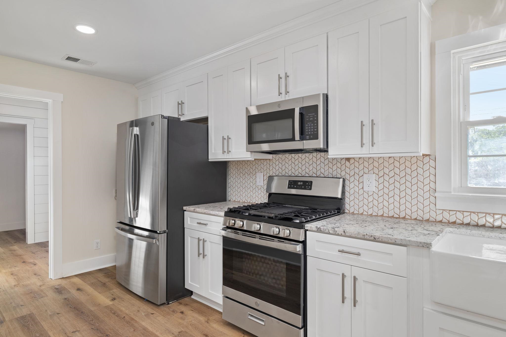 402 Thorne St, Florence, AL 35630 — photo 11