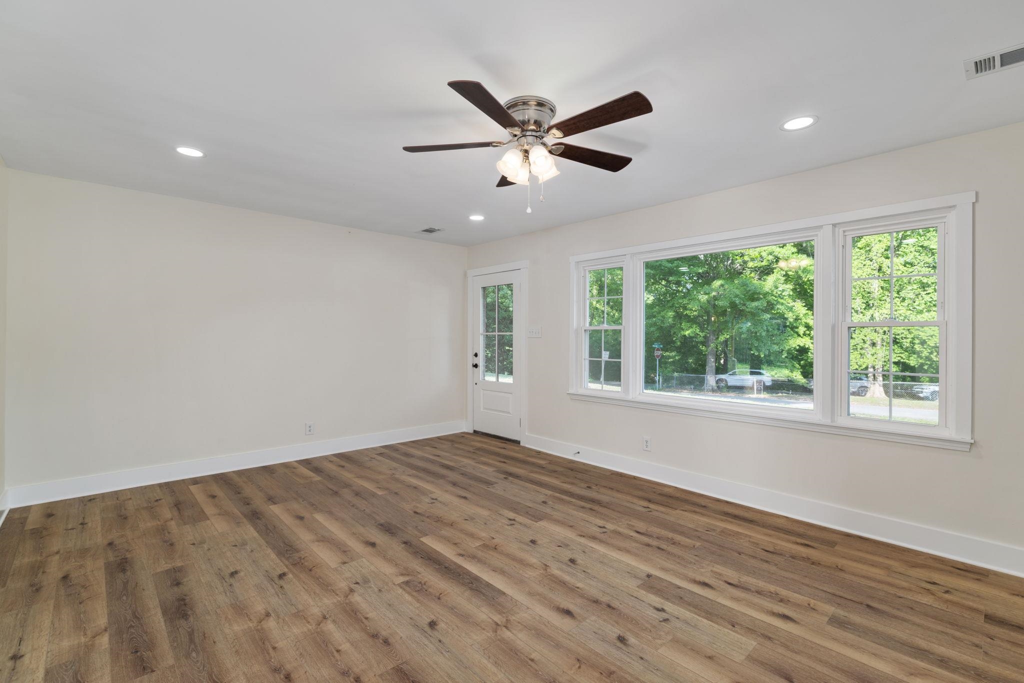 402 Thorne St, Florence, AL 35630 — photo 4