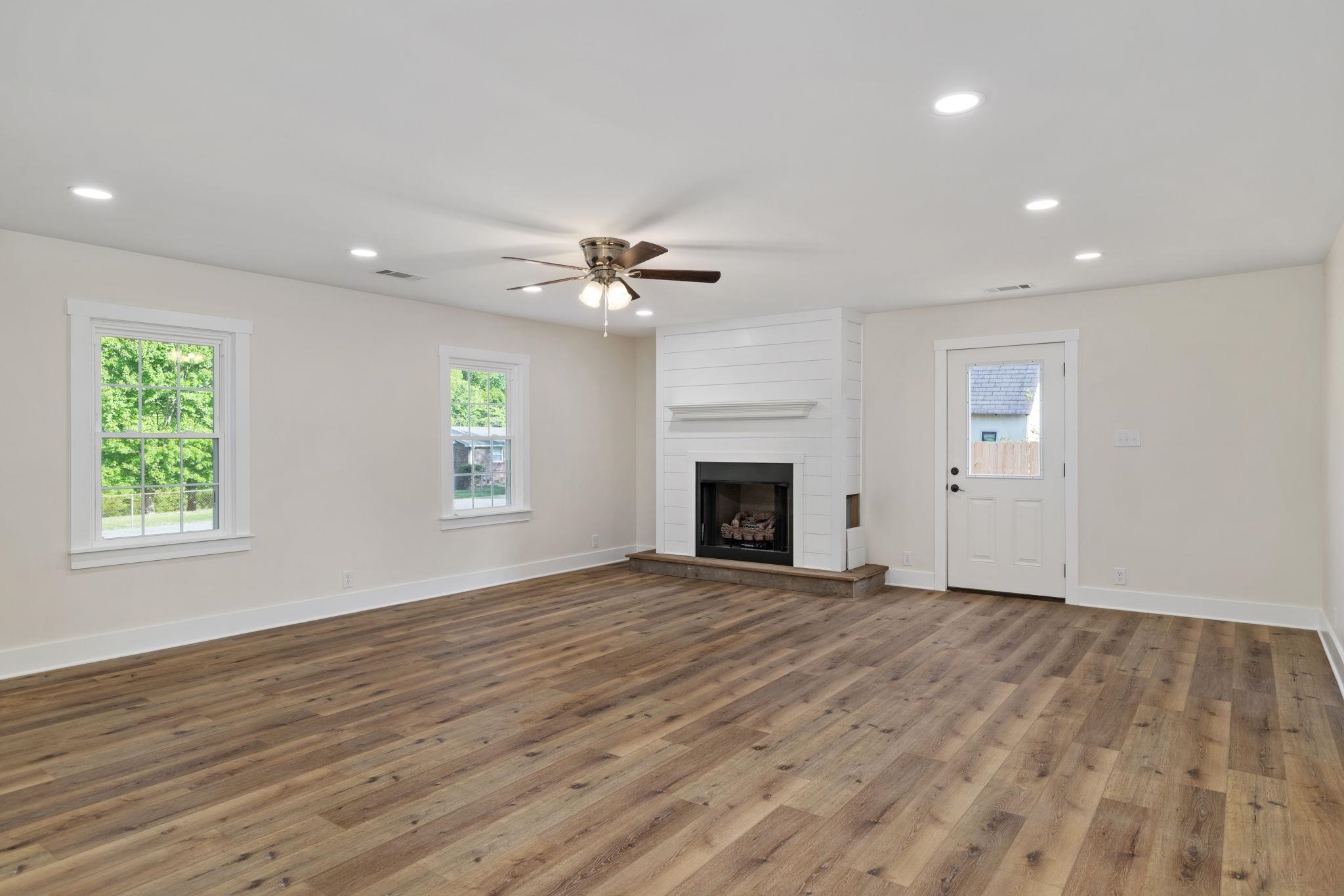 402 Thorne St, Florence, AL 35630 — photo 5