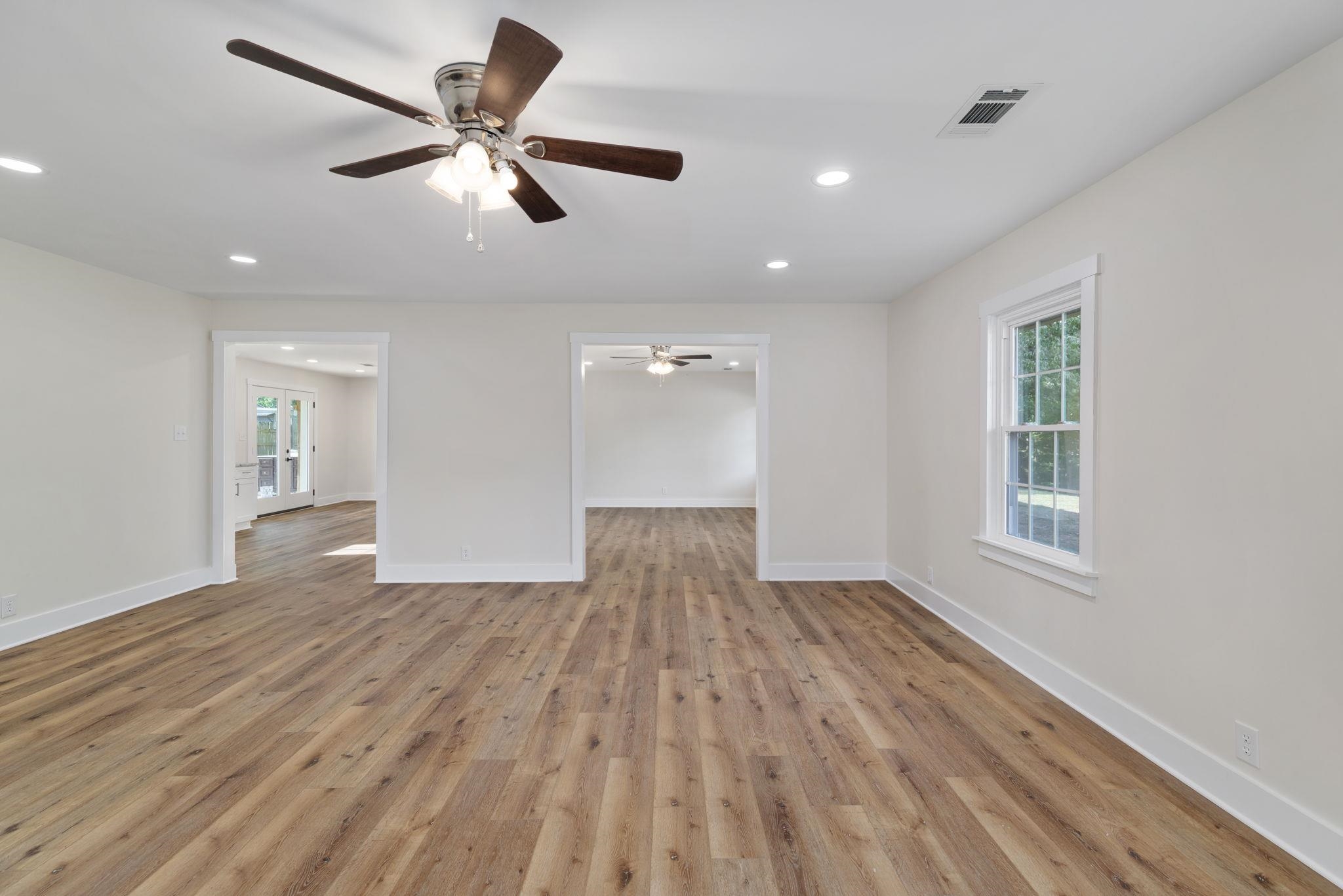 402 Thorne St, Florence, AL 35630 — photo 7