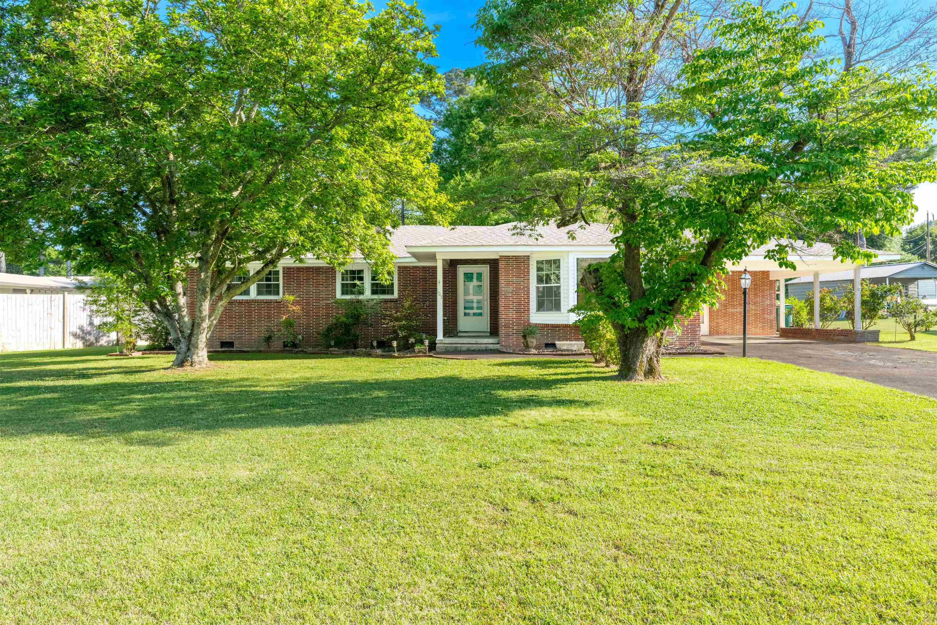 103 Rivermont Dr, Sheffield, AL 35660 — photo 1