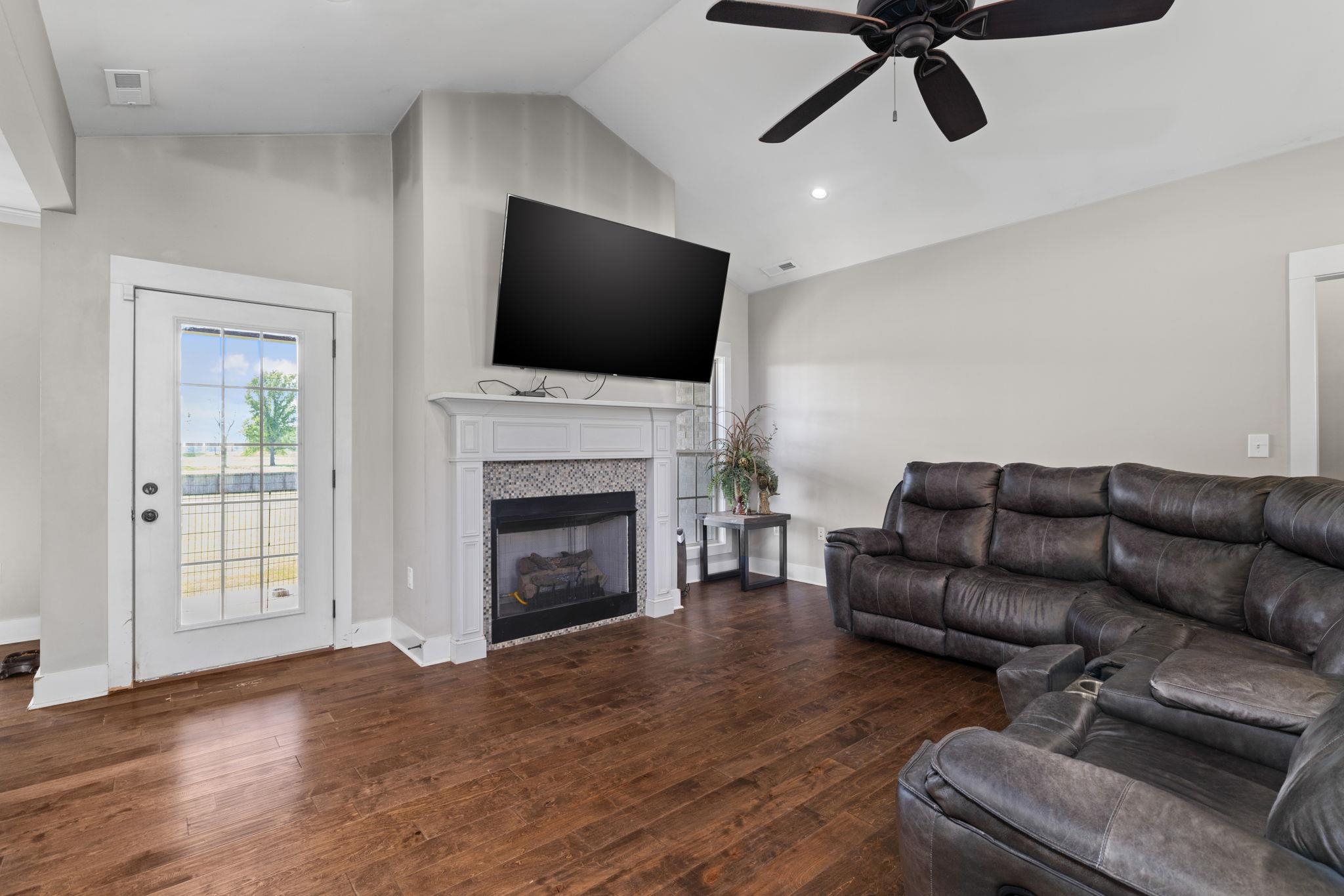 185 Valley Grove St, Tuscumbia, AL 35674 — photo 7