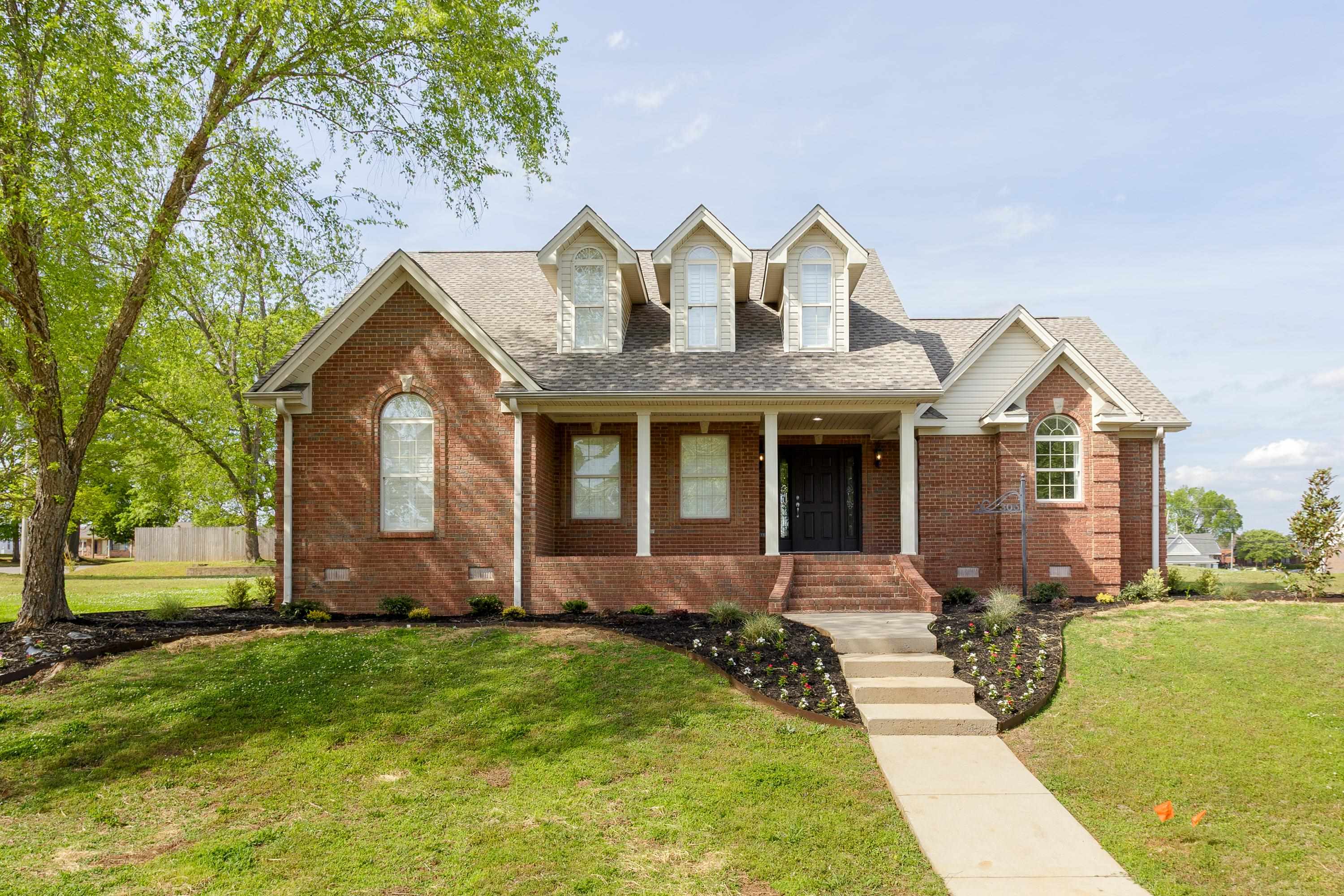 306 W 7th St, Tuscumbia, AL 35674 — photo 1