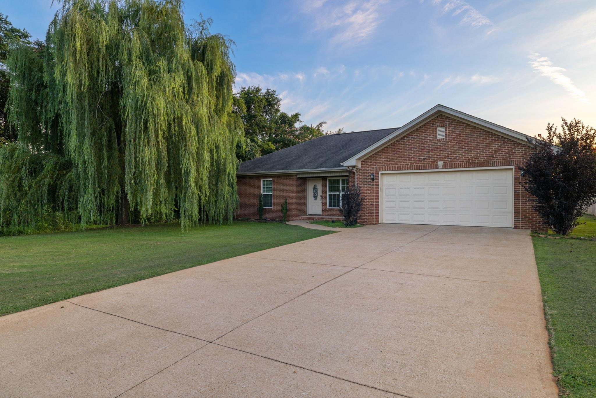 1952 S Beverly Ave, Muscle Shoals, AL 35661 — photo 3