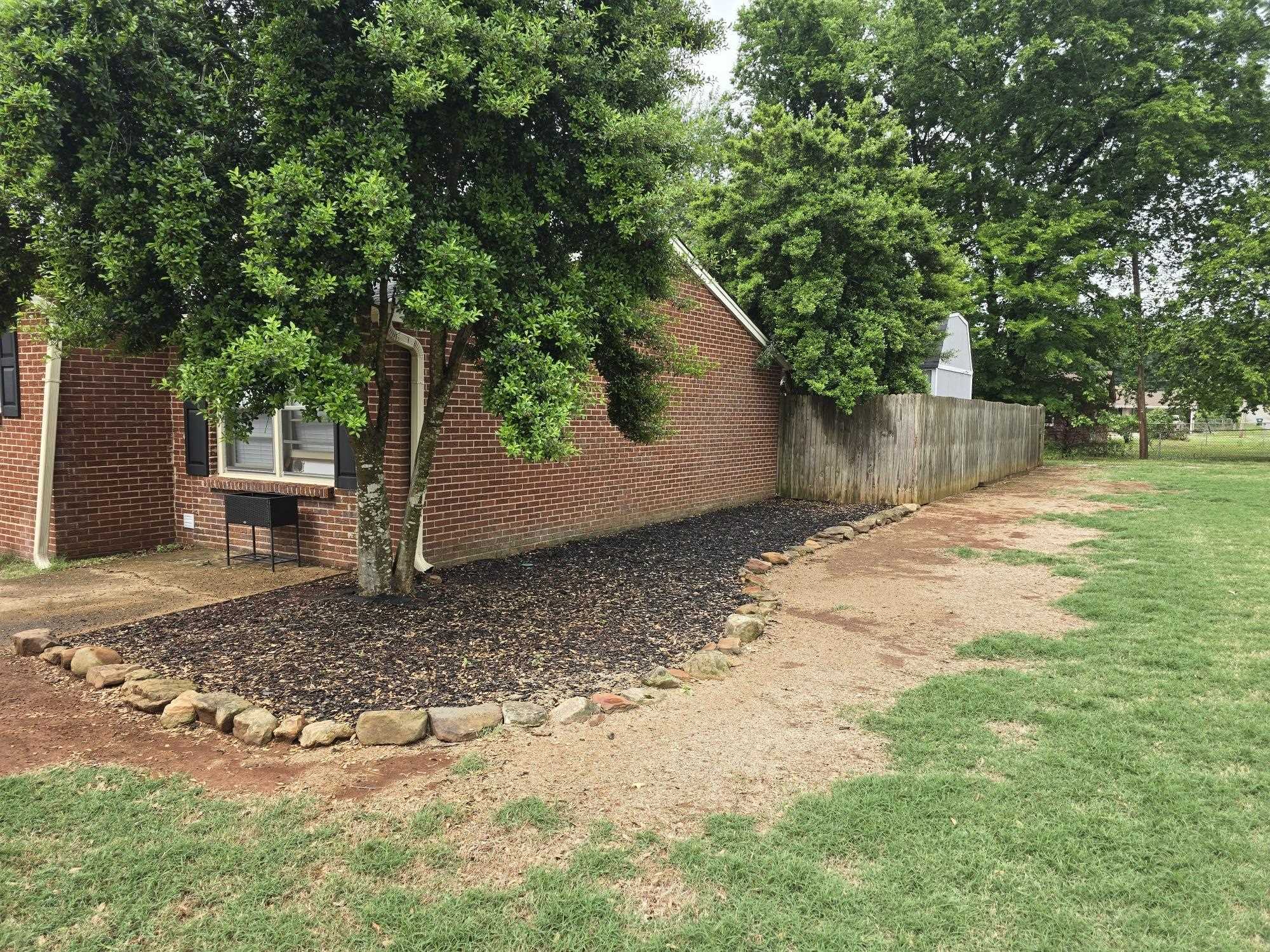 909 Irene Ave, Tuscumbia, AL 35674 — photo 3