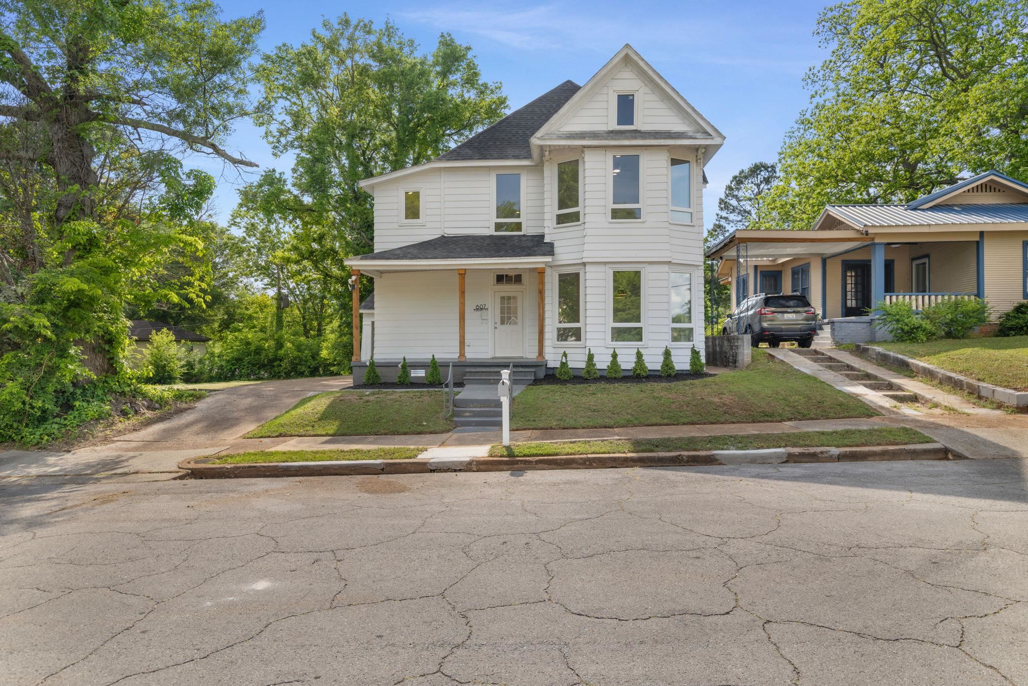 607 N Raleigh Ave, Sheffield, AL 35660 — photo 1