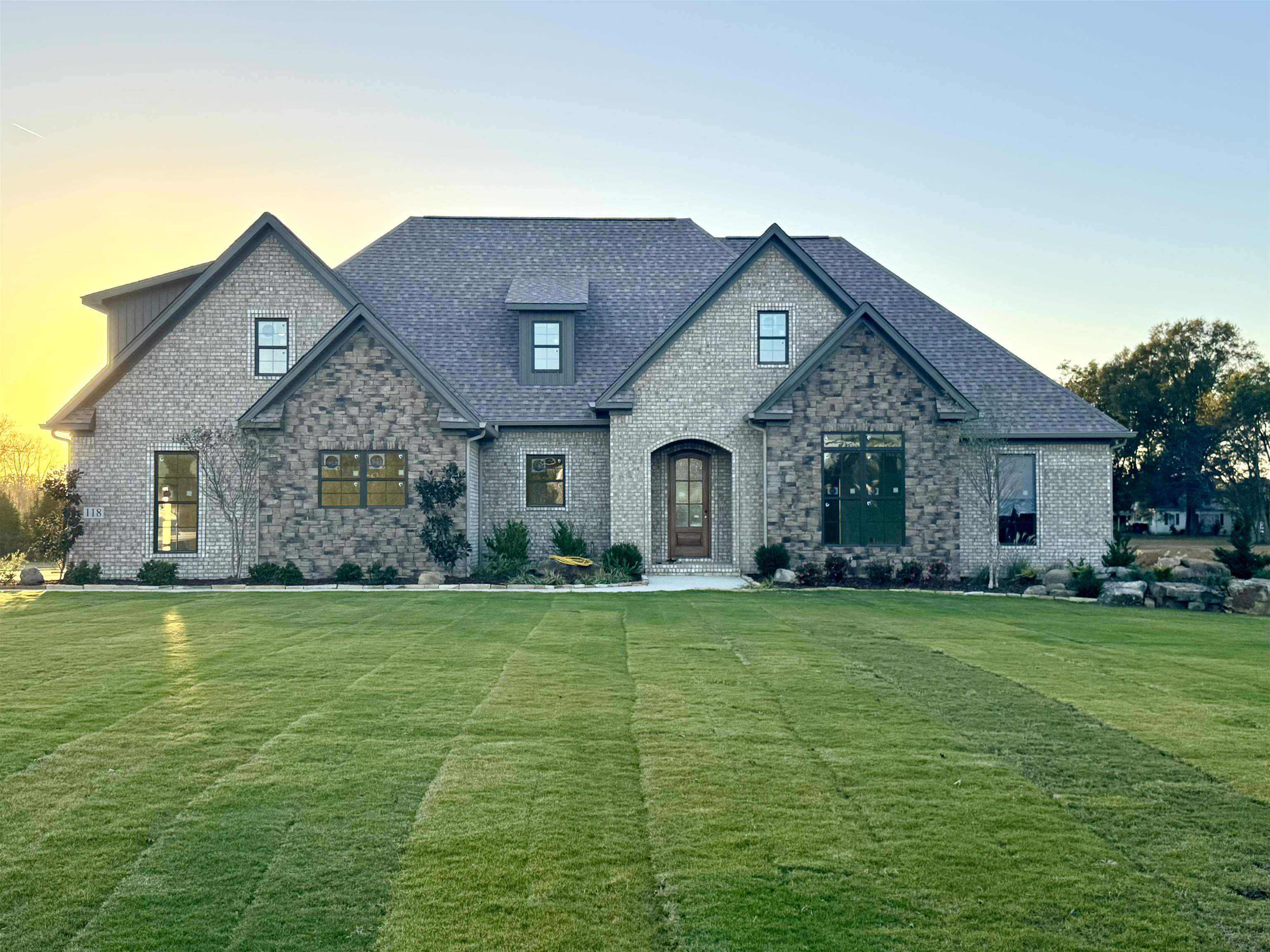 118 Randal Ln, Florence, AL 35634 — photo 1