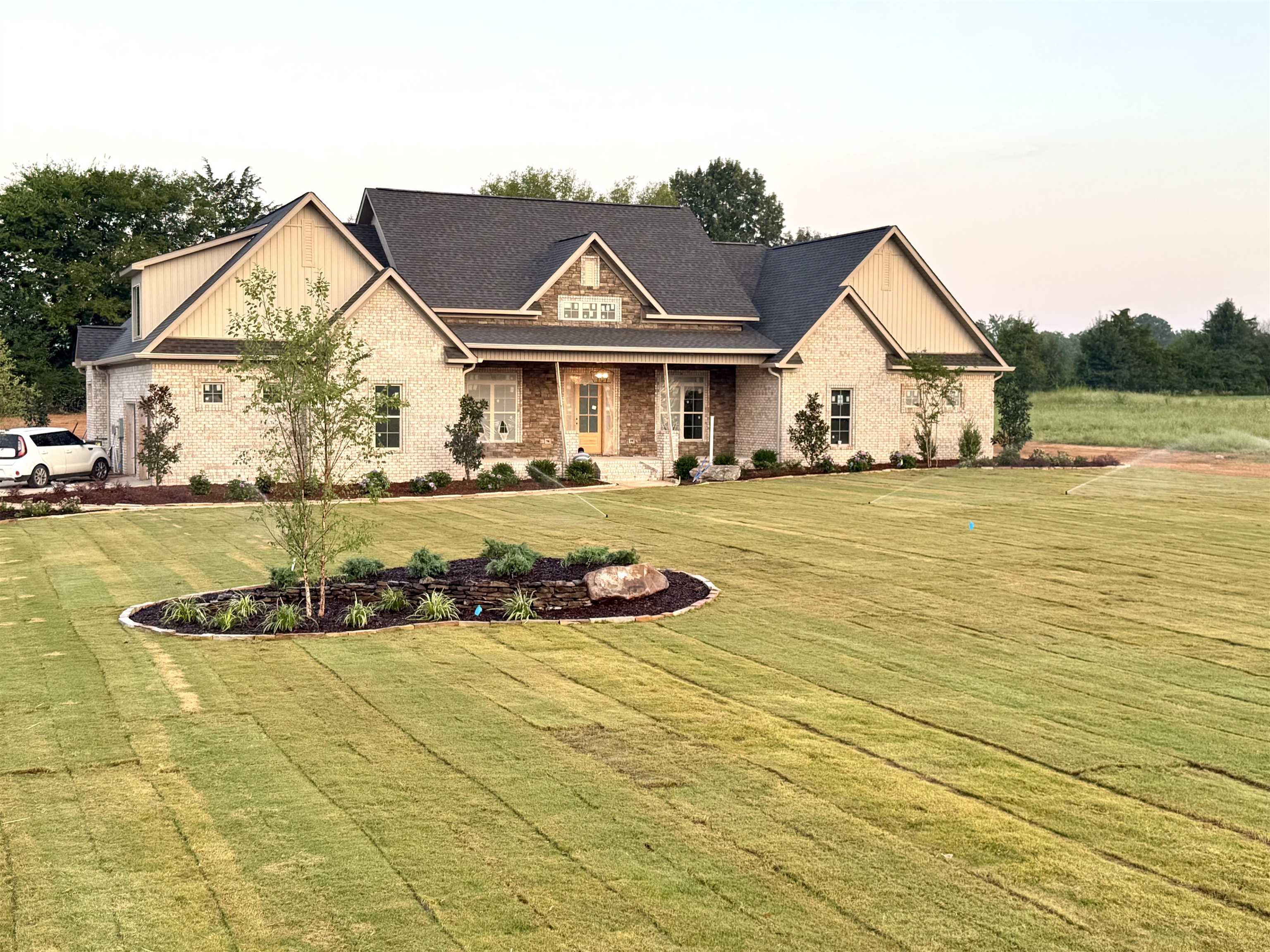 250 Randal Ln, Florence, AL 35634 — photo 1