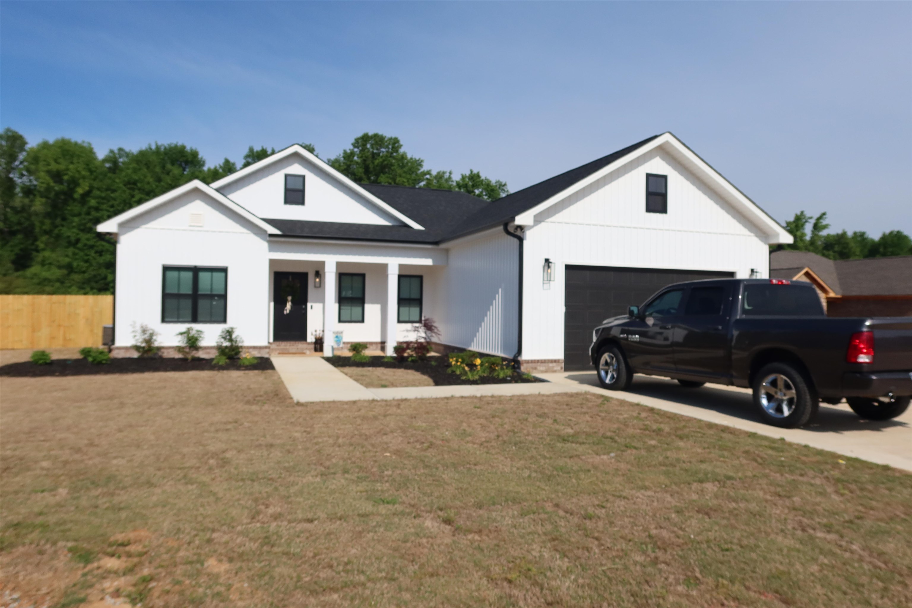 11187 Percy Dr, Tanner, AL 35671 — photo 1