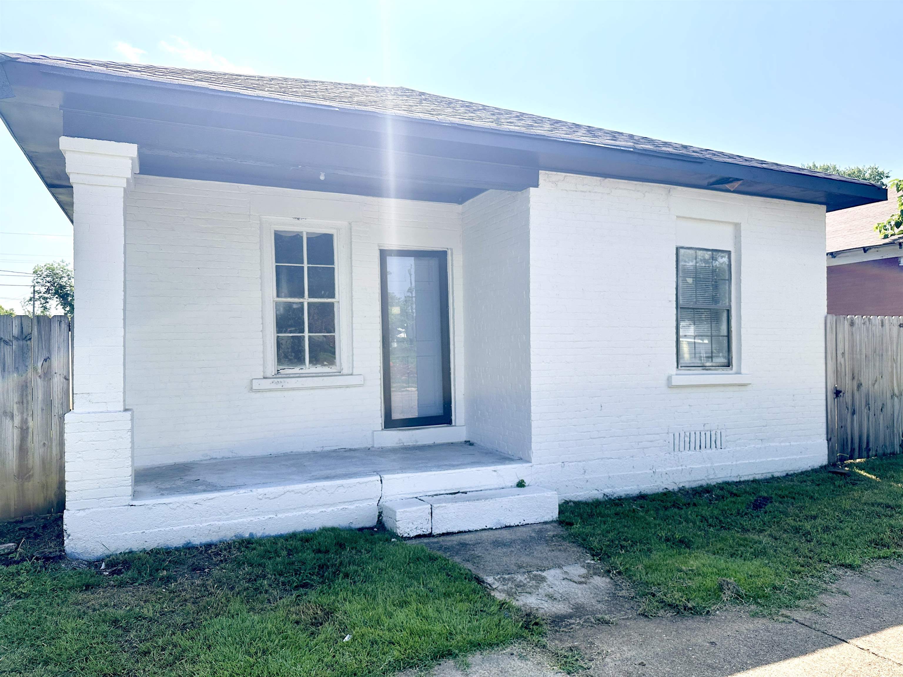 412 Pittsburgh Ave, Sheffield, AL 35660 — photo 1