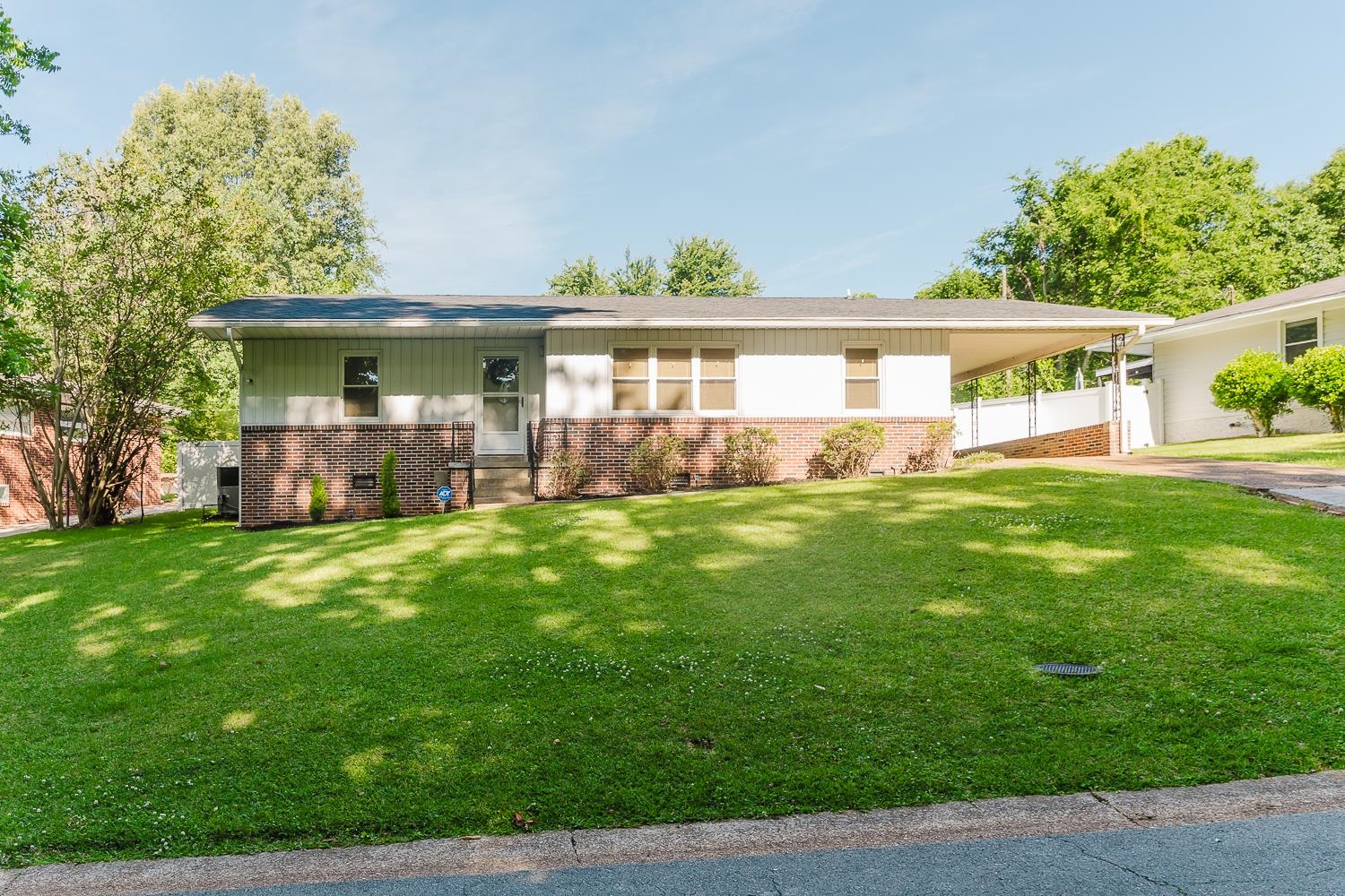 3514 E 18th Ct, Sheffield, AL 35660 — photo 2