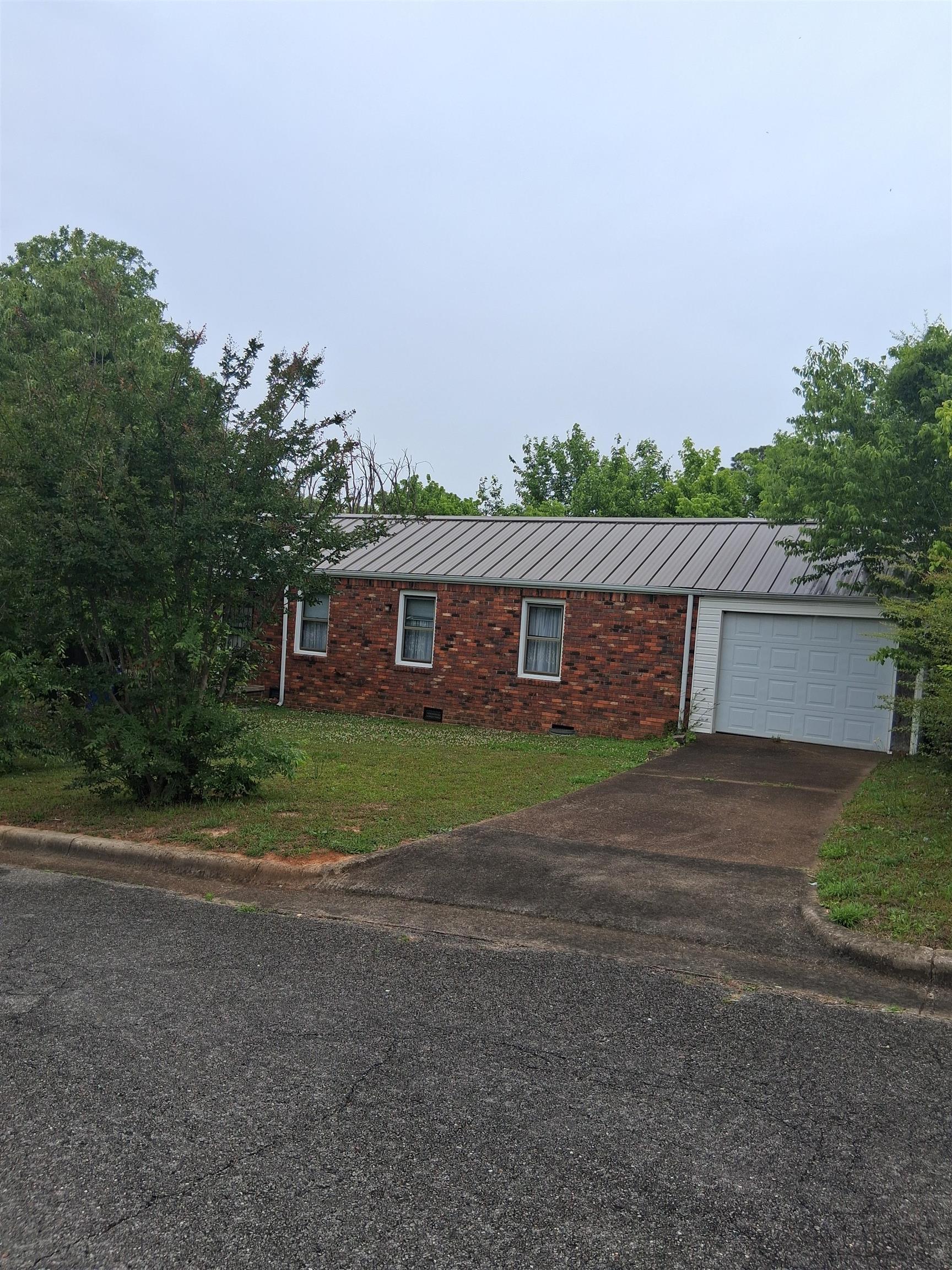 110 Foy Ave, Florence, AL 35630 — photo 1