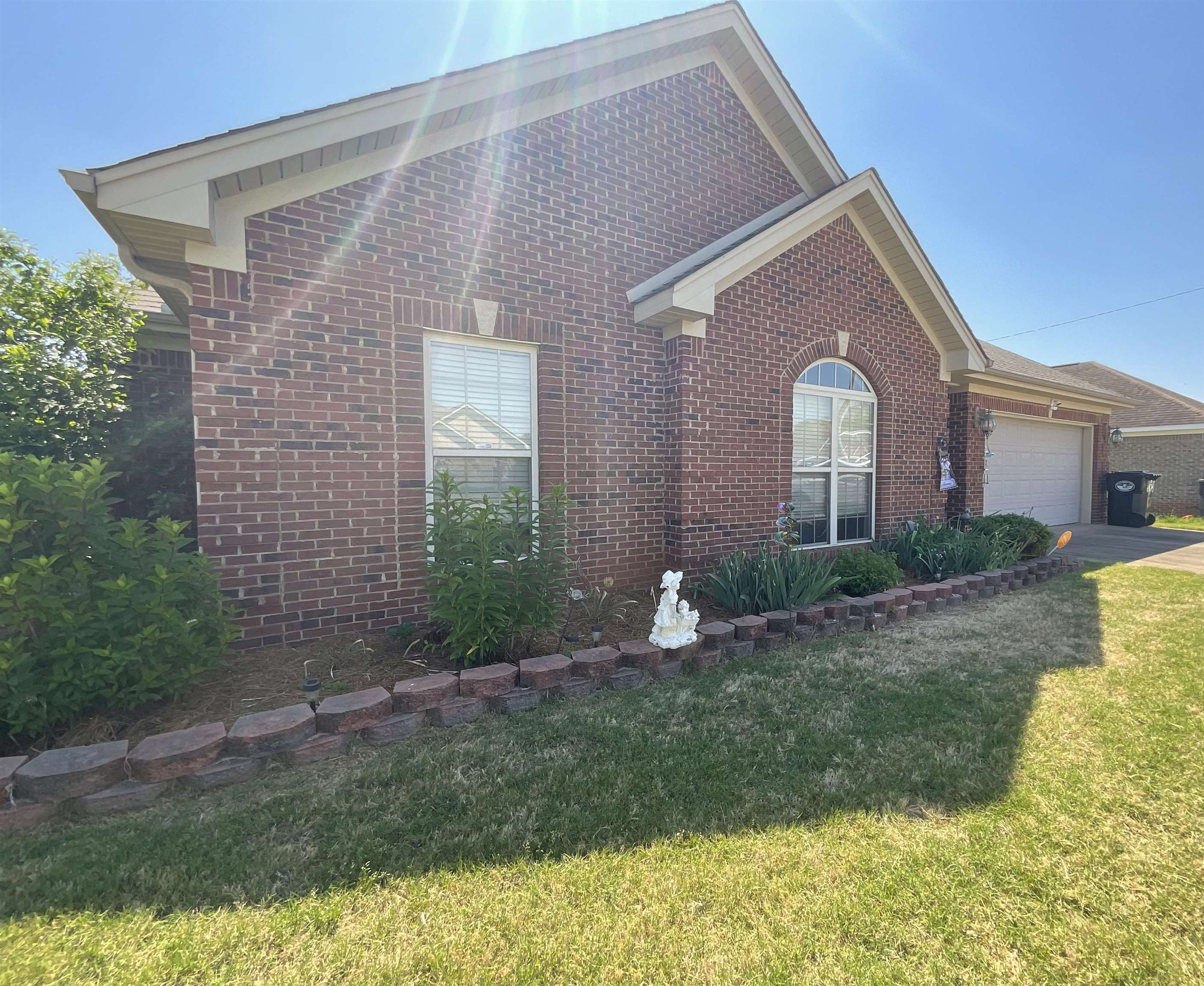311 Meredith Dr, Muscle Shoals, AL 35661 — photo 2