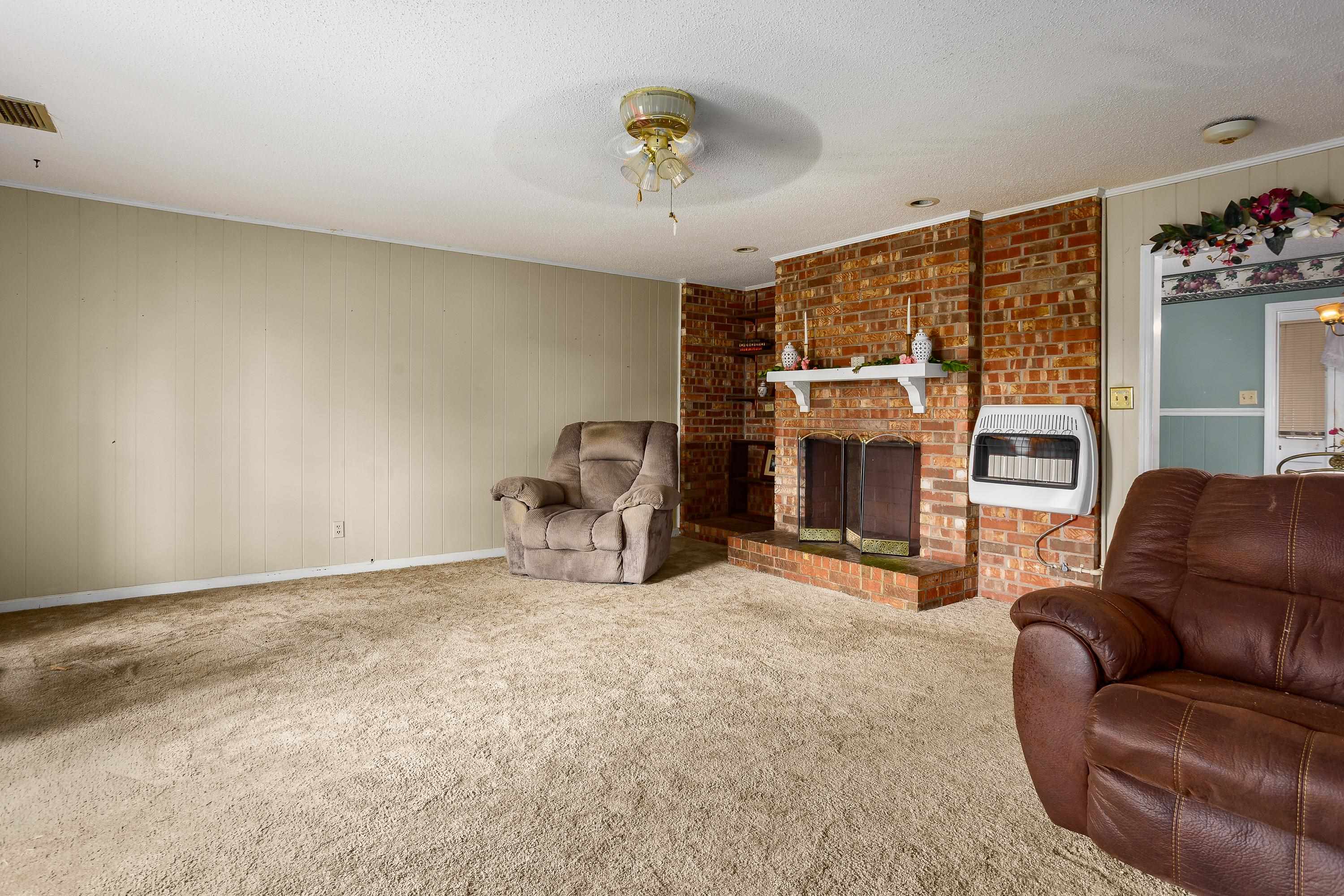201 Mary Lee Dr, Florence, AL 35634 — photo 10