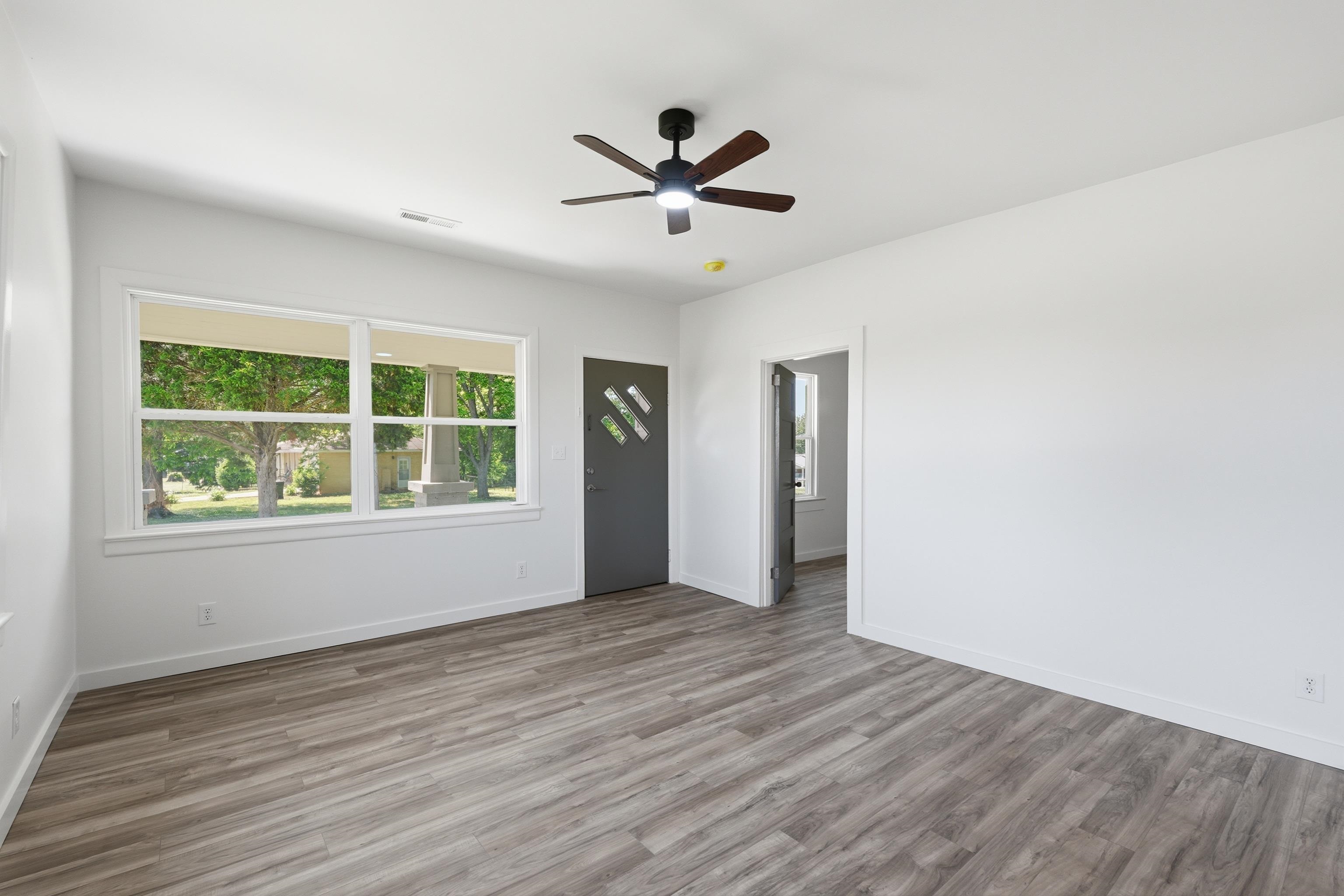 609 Hickory St, Tuscumbia, AL 35674 — photo 6