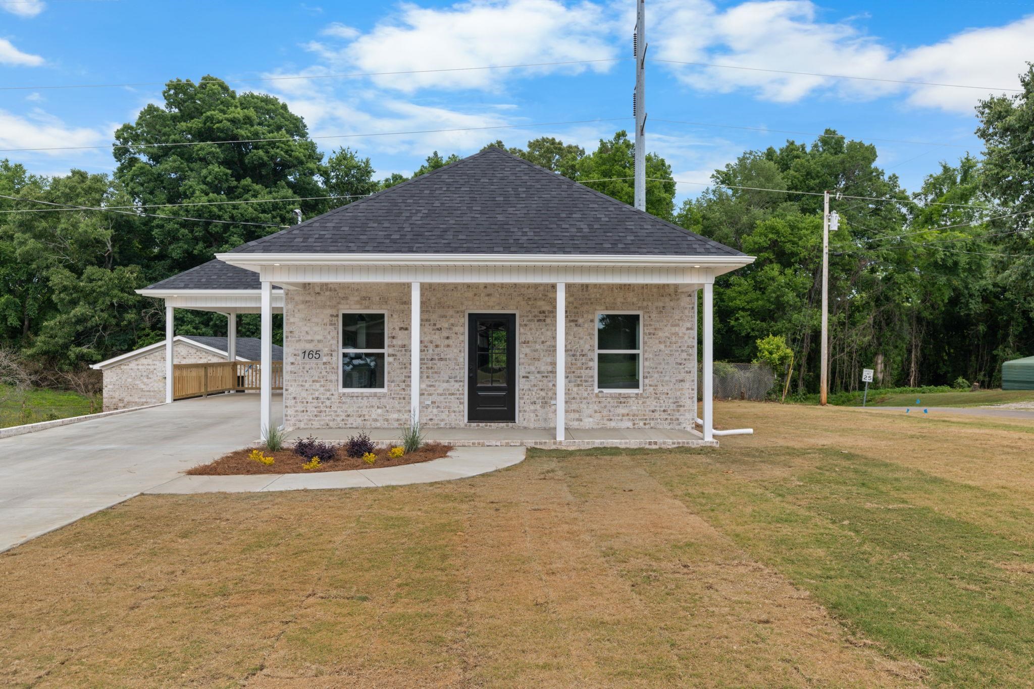 165 E Lakeside Dr, Florence, AL 35630 — photo 2